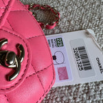 CHANEL Belt Bag 22S CC In Love Heart Zipped Pink Lambskin Quilted Belt Bag LGHW -Knockoff
