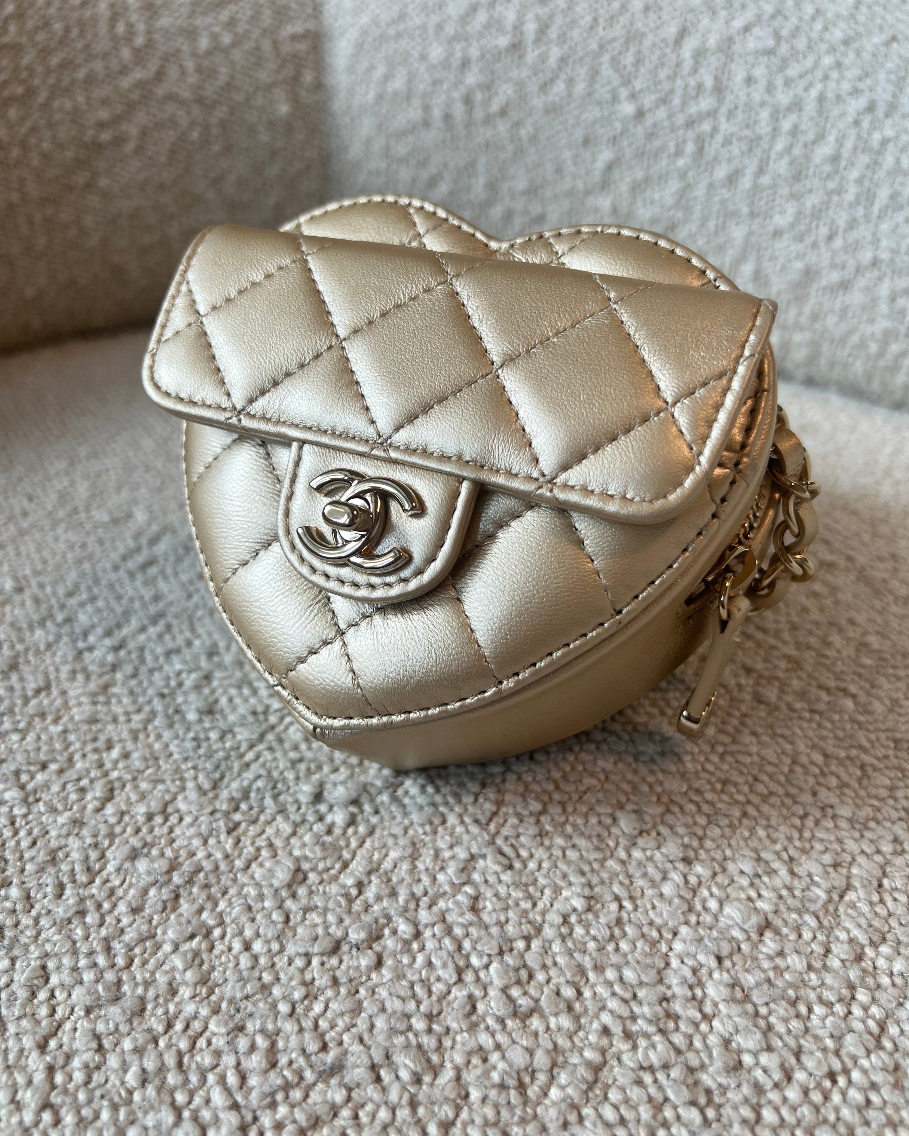 CHANEL Belt Bag 22S CC In Love Metallic Gold Lambskin Heart Zipped Belt Bag LGHW -Knockoff
