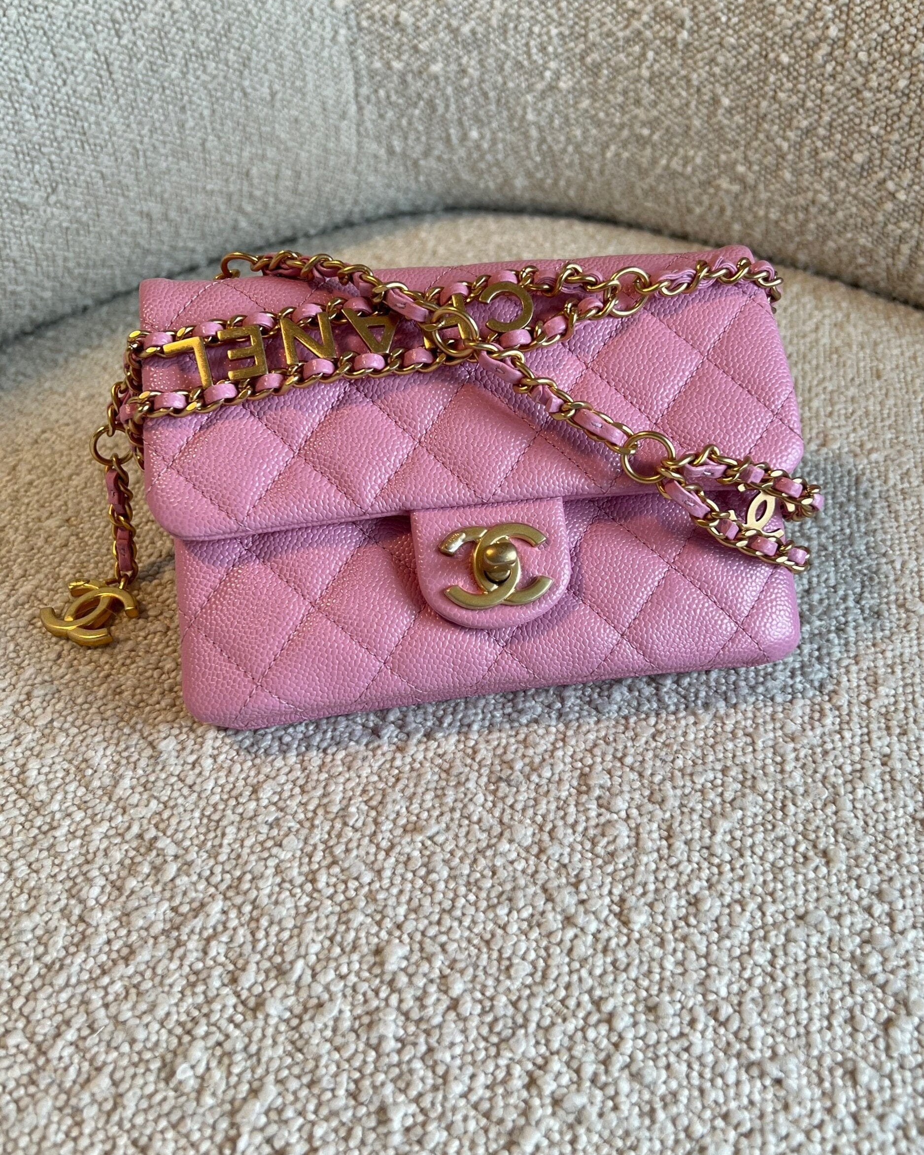 CHANEL Belt Bag 22S Dark Pink Caviar Quilted Belt Bag AGHW -Knockoff
