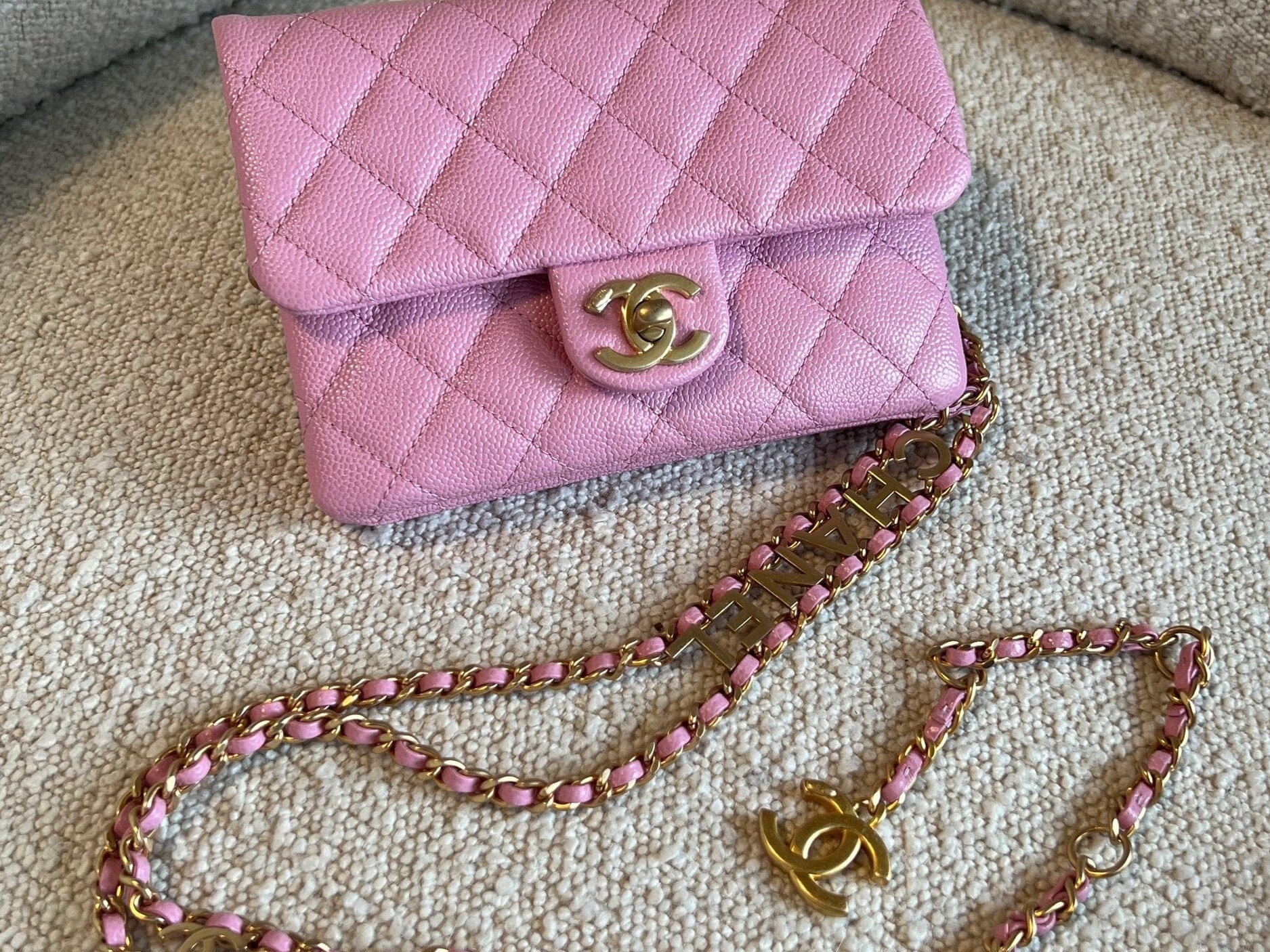 CHANEL Belt Bag 22S Dark Pink Caviar Quilted Belt Bag AGHW -Knockoff
