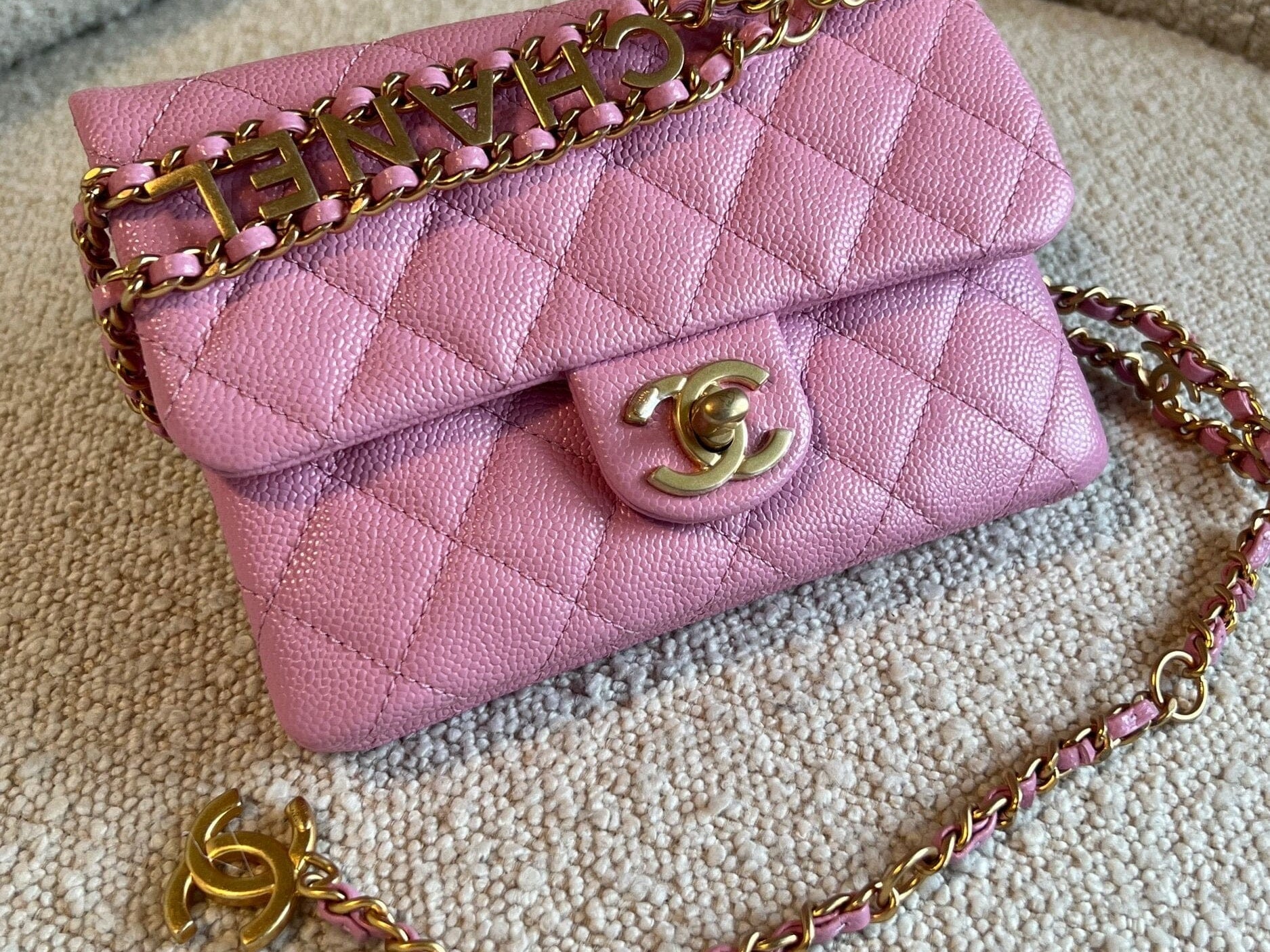 CHANEL Belt Bag 22S Dark Pink Caviar Quilted Belt Bag AGHW -Knockoff
