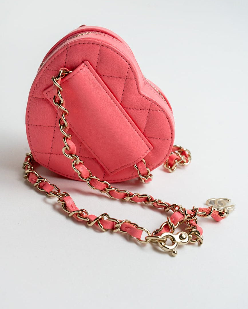 CHANEL Belt Bag Pink 22S CC In Love Heart Zipped Pink Lambskin Quilted Belt Bag LGHW -Knockoff
