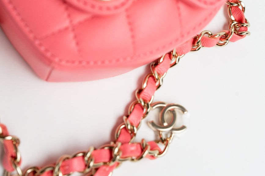 CHANEL Belt Bag Pink 22S CC In Love Heart Zipped Pink Lambskin Quilted Belt Bag LGHW -Knockoff
