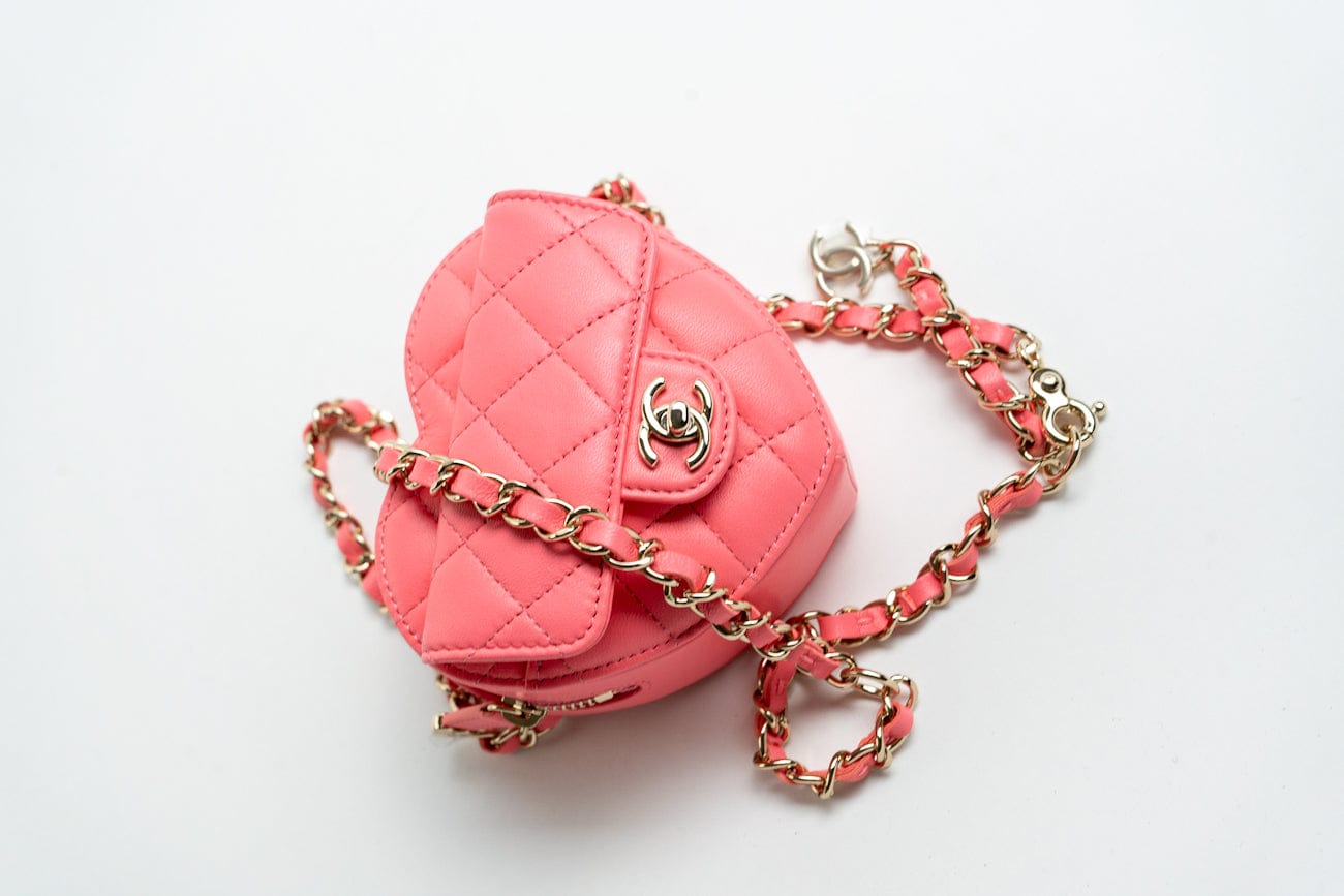 CHANEL Belt Bag Pink 22S CC In Love Heart Zipped Pink Lambskin Quilted Belt Bag LGHW -Knockoff
