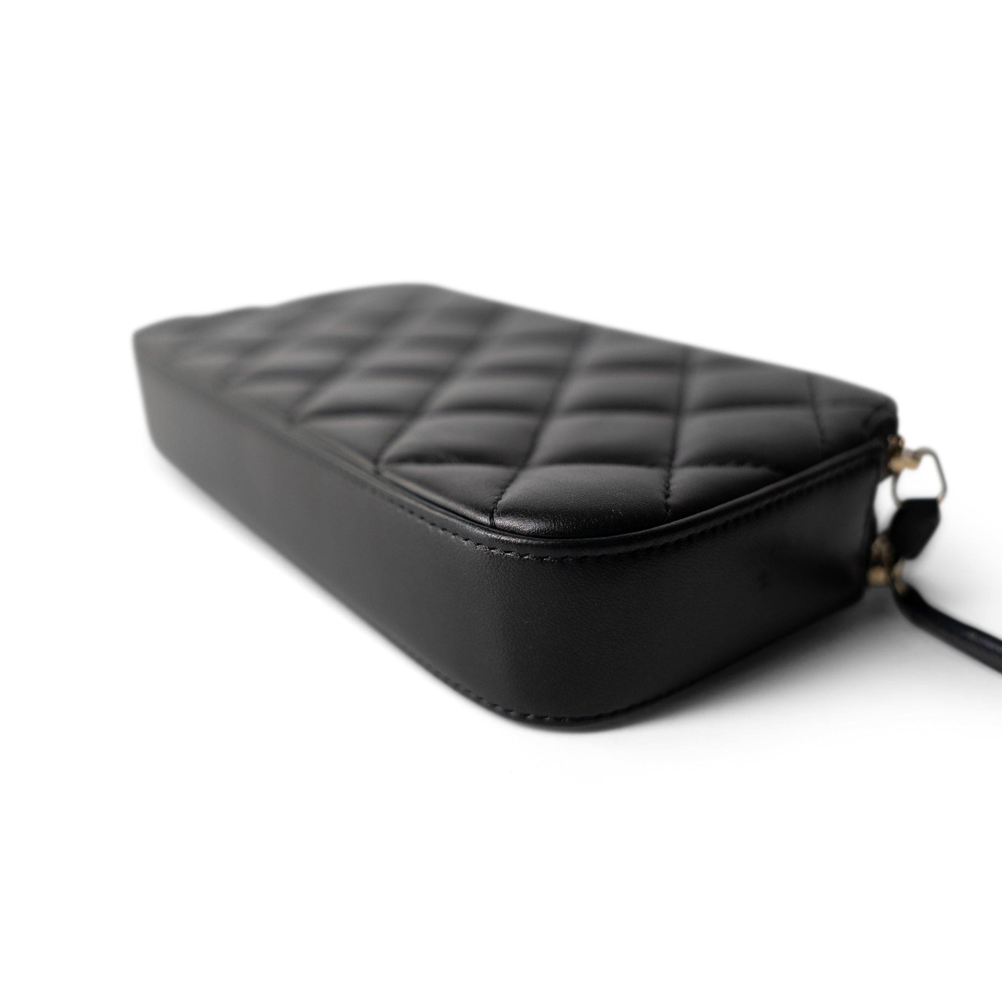 CHANEL Black Black Lambskin Quilted Small Clutch With Pearly Chain -Knockoff
