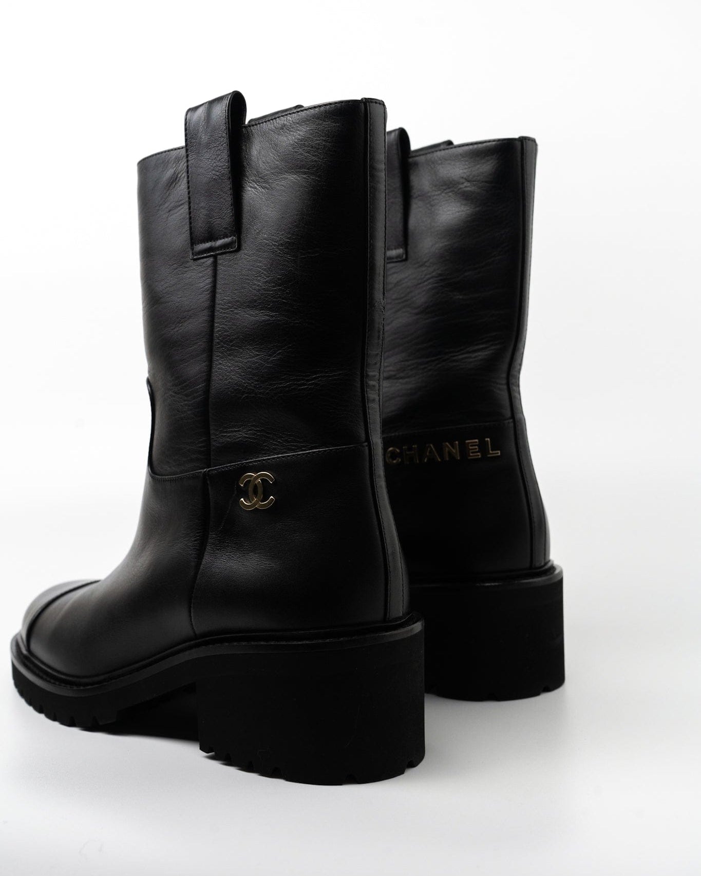 CHANEL Boots 38.5 20A Leather CC Signature Cap Toe Ankle Midcalf Short Boots Booties -Knockoff
