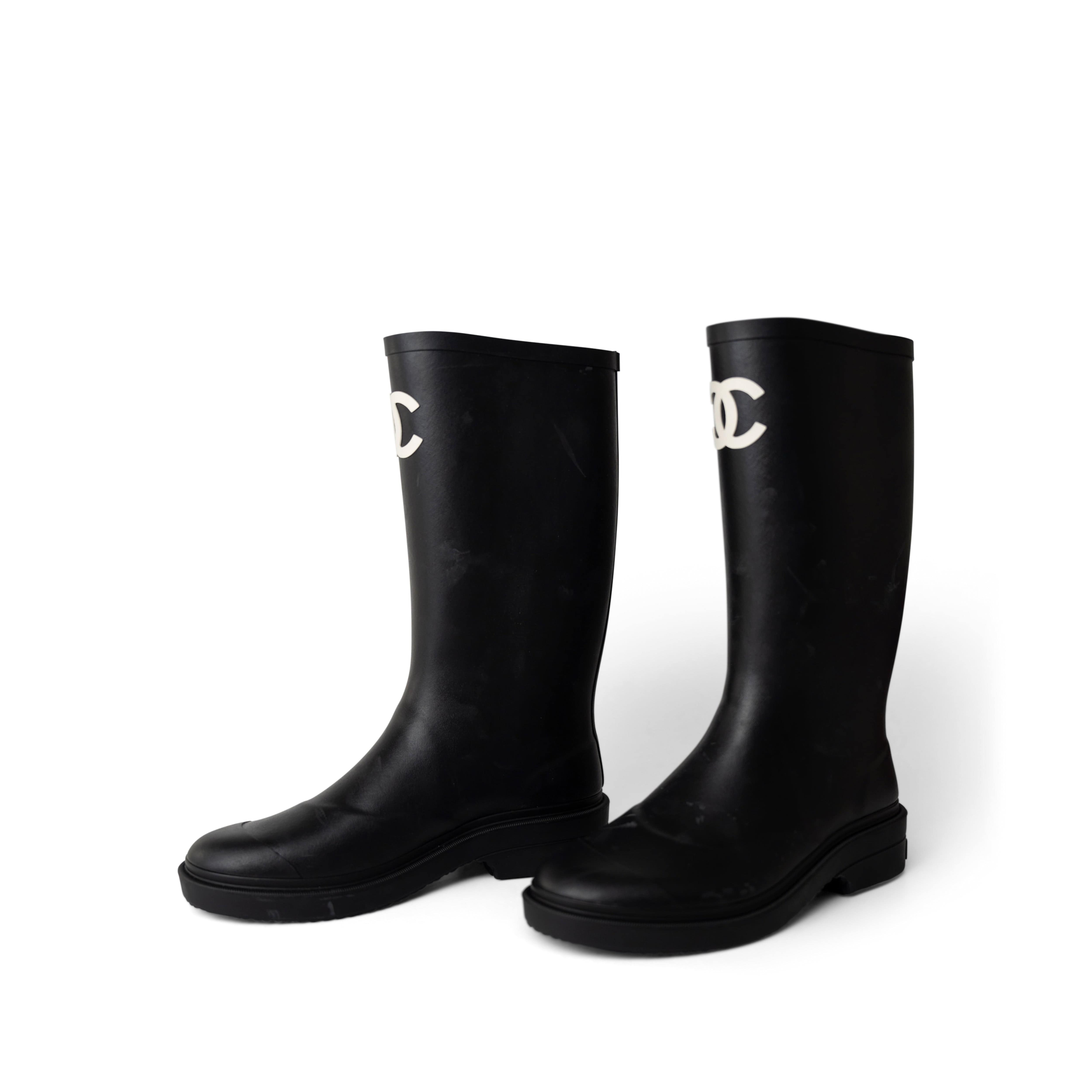 CHANEL Boots Black 22A Black Caoutchouk CC High Boots 38 / 8 US -Knockoff
