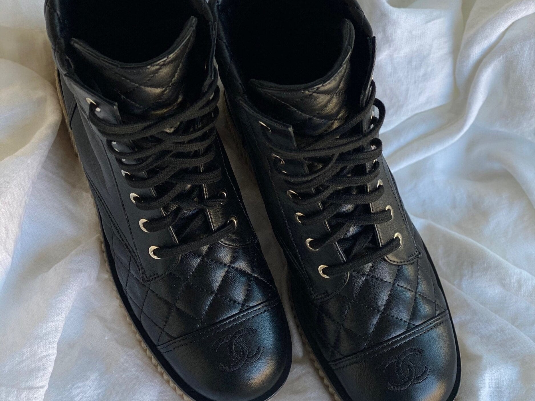 CHANEL Boots CHANEL 21B Calfskin Quilted Black Caviar Quilted CC Logo Combat Boots -Knockoff
