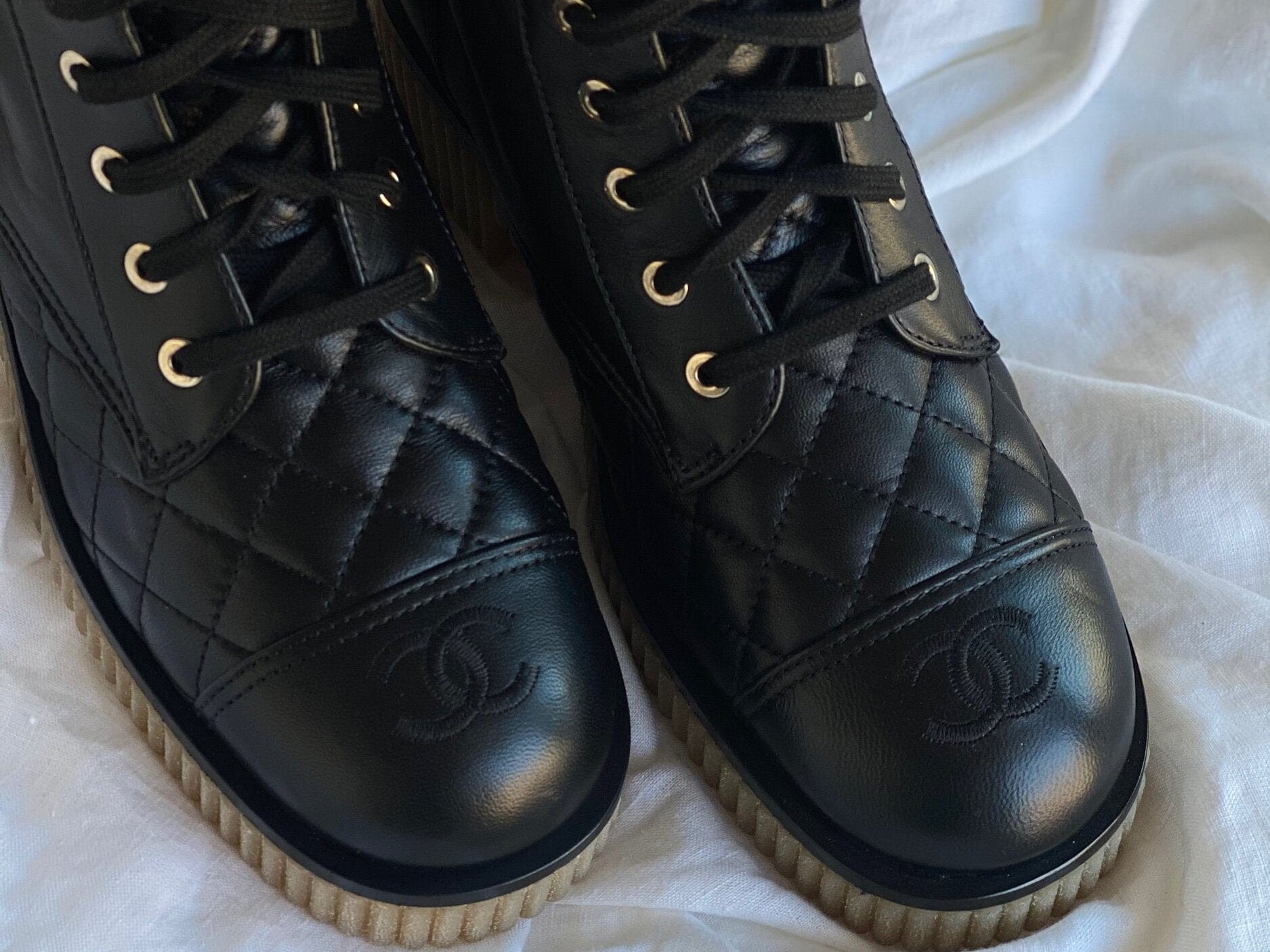 CHANEL Boots CHANEL 21B Calfskin Quilted Black Caviar Quilted CC Logo Combat Boots -Knockoff
