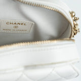 CHANEL Clutch 22S CC In Love White Lambskin Quilted Small (clutch with chain) Heart Bag LGHW -Knockoff
