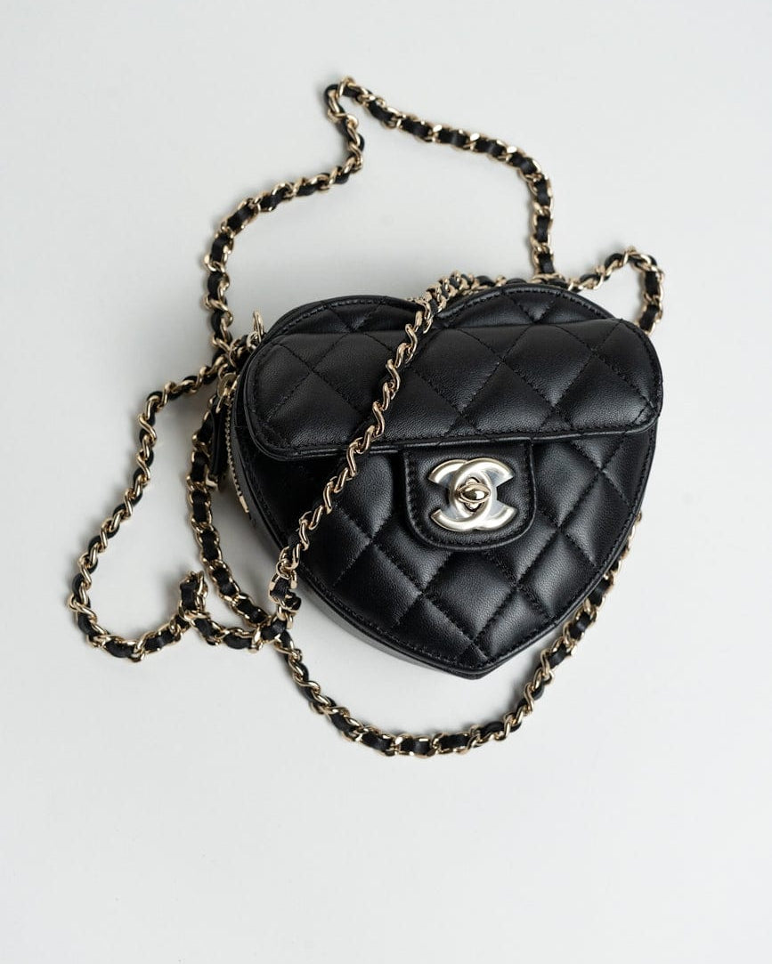 CHANEL Clutch Black 22S CC In Love Black Lambskin Quilted Small (Clutch on Chain) Heart Bag LGHW -Knockoff
