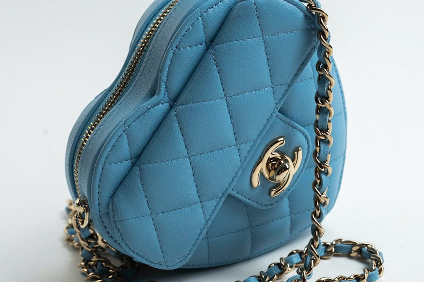 CHANEL Clutch Blue 22S CC In Love Blue Lambskin Quilted Small (Clutch on Chain) Heart Bag LGHW -Knockoff
