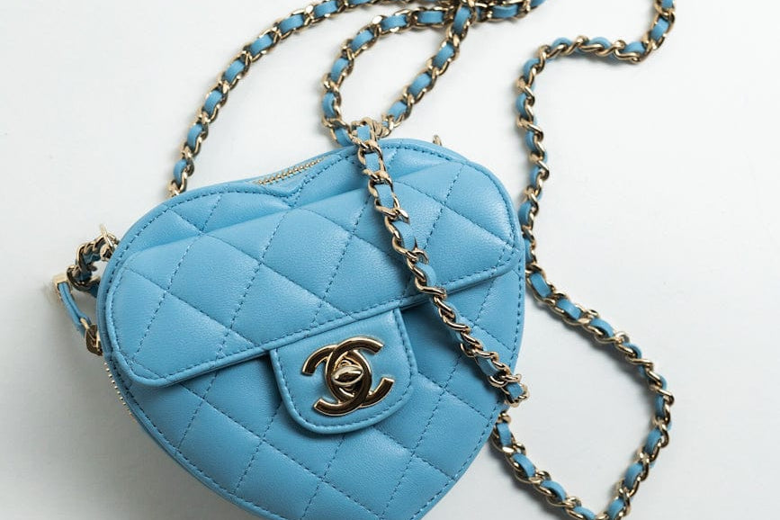 CHANEL Clutch Blue 22S CC In Love Blue Lambskin Quilted Small (Clutch on Chain) Heart Bag LGHW -Knockoff
