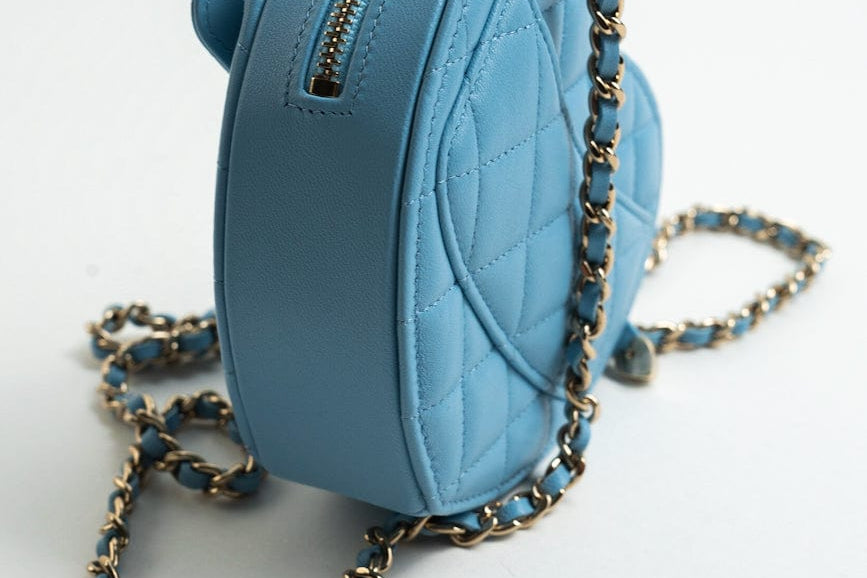 CHANEL Clutch Blue 22S CC In Love Blue Lambskin Quilted Small (Clutch on Chain) Heart Bag LGHW -Knockoff
