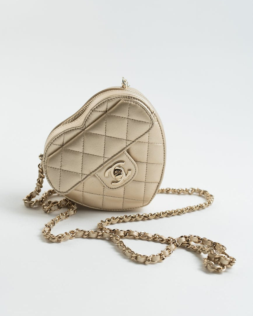 CHANEL Clutch Gold 22S CC In Love Metallic Gold Lambskin Quilted Small (Clutch on Chain) Heart Bag LGHW -Knockoff
