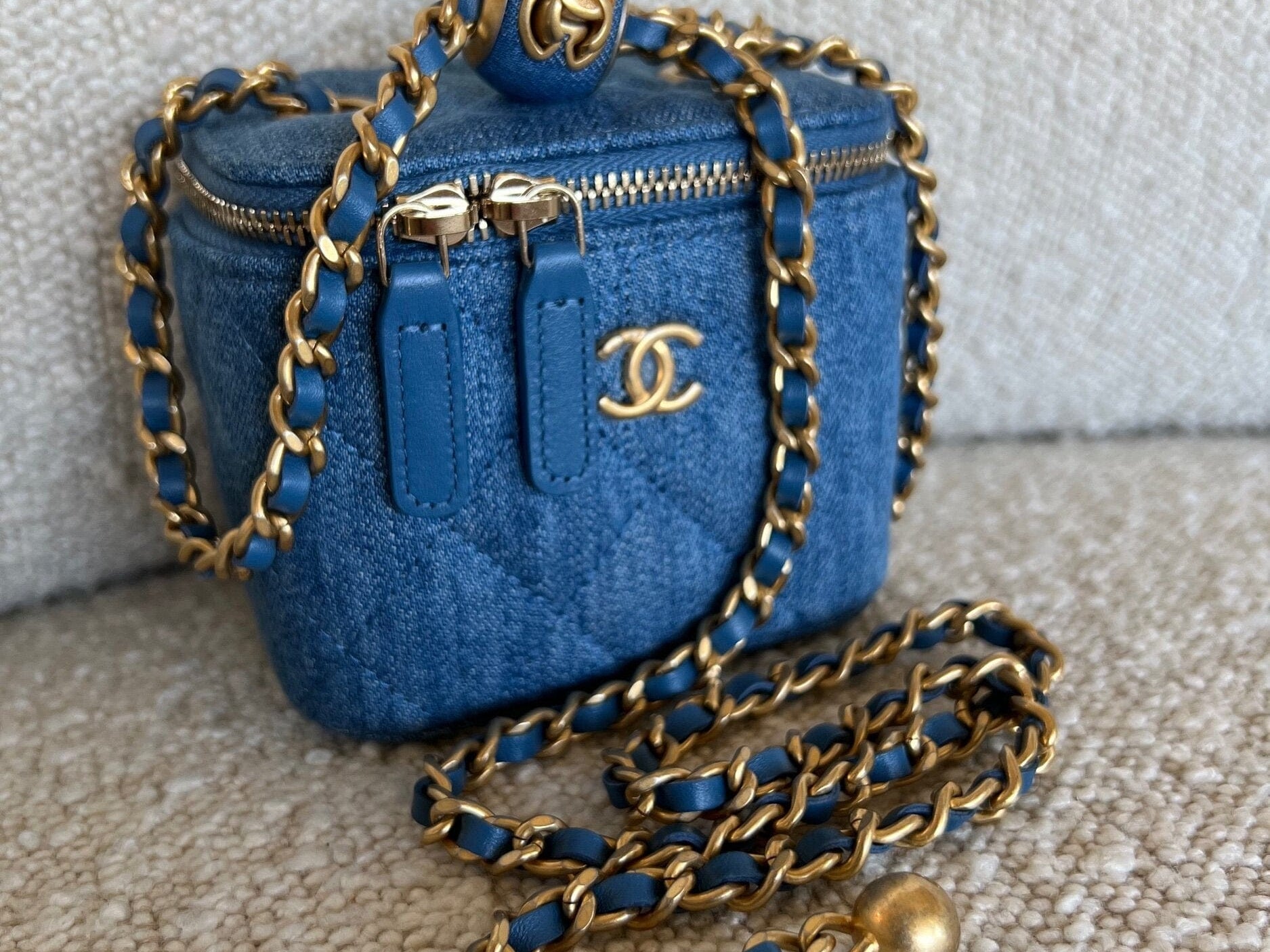 CHANEL Cosmetic Cases 22C Micro Denim Vanity Pearl Crush -Knockoff
