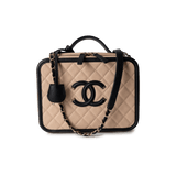 CHANEL Cosmetic Cases Vanity Case / Beige Beige / Black Caviar Quilted Filigree Vanity Case Large Light Gold Hardware -Knockoff
