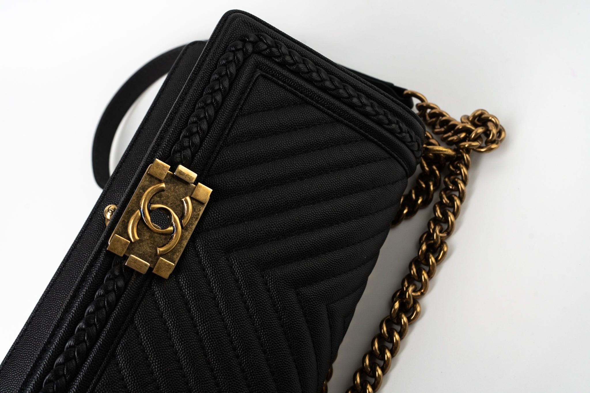 CHANEL Crossbody Black Caviar Chevron Boy Bag Medium Entwined Leather Aged Gold Hardware -Knockoff
