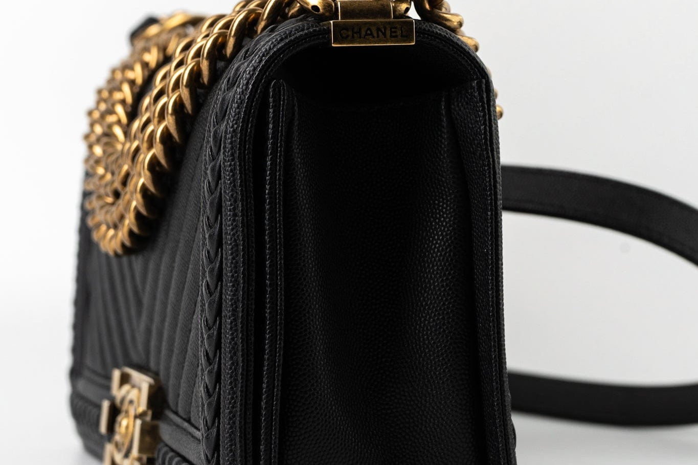 CHANEL Crossbody Black Caviar Chevron Boy Bag Medium Entwined Leather Aged Gold Hardware -Knockoff
