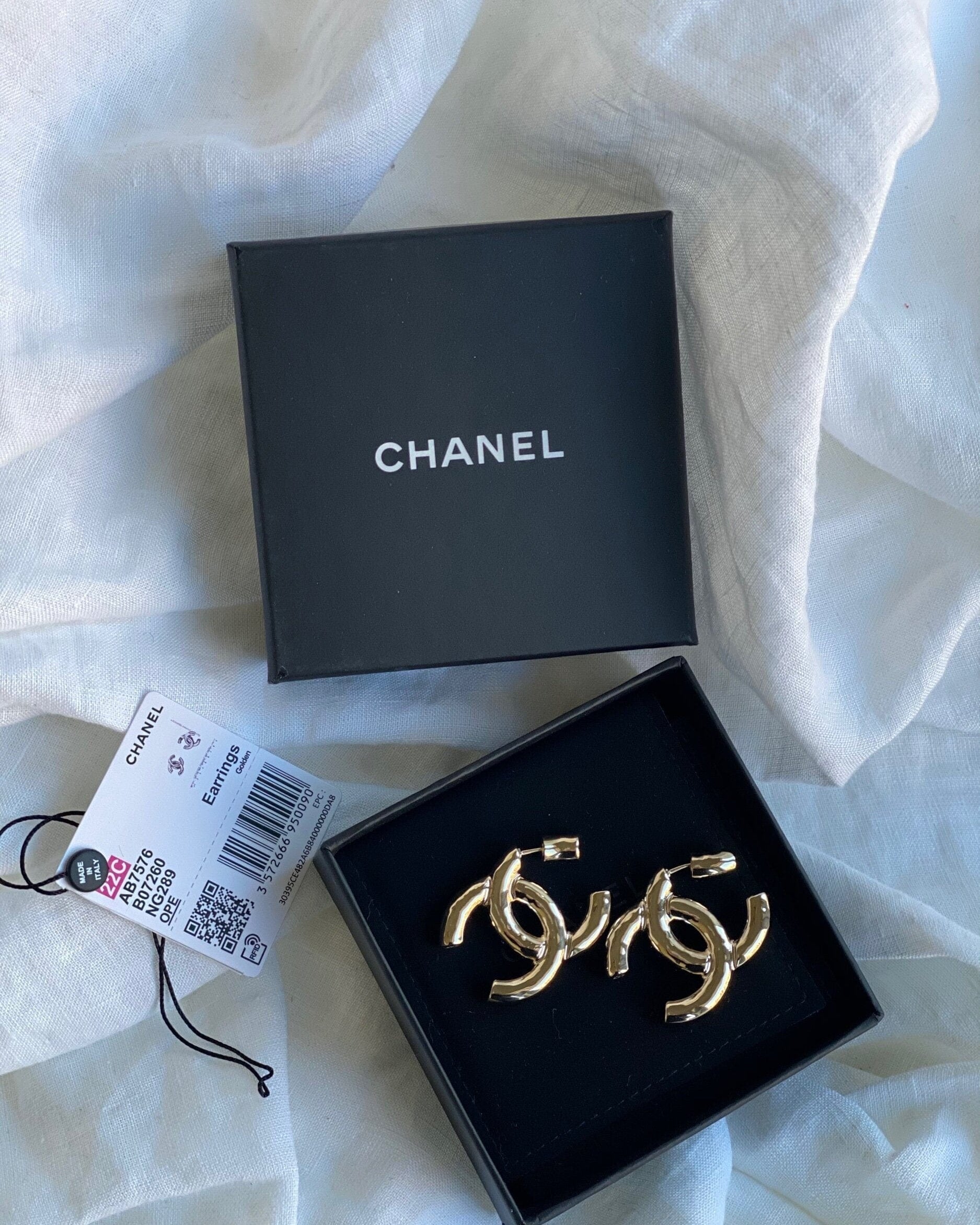 CHANEL Earrings 22C CC Earrings Light Gold -Knockoff
