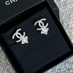 CHANEL Earrings 22P Crystal Pearly White Silver Earrings -Knockoff
