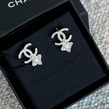 CHANEL Earrings 22P Crystal Pearly White Silver Earrings -Knockoff
