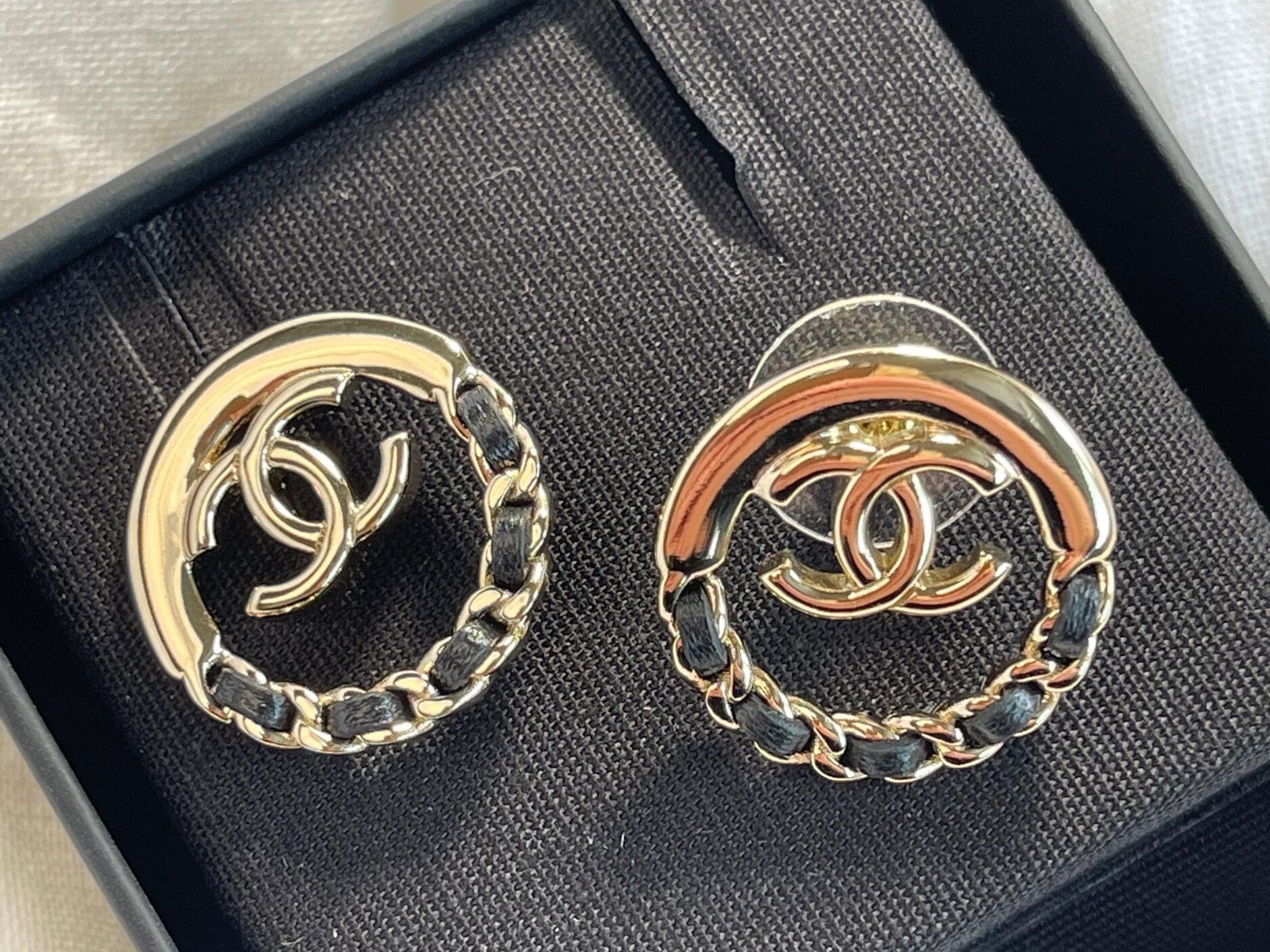 CHANEL Earrings CHANEL 22P Light Gold & Black CC Logo Circle Earrings -Knockoff
