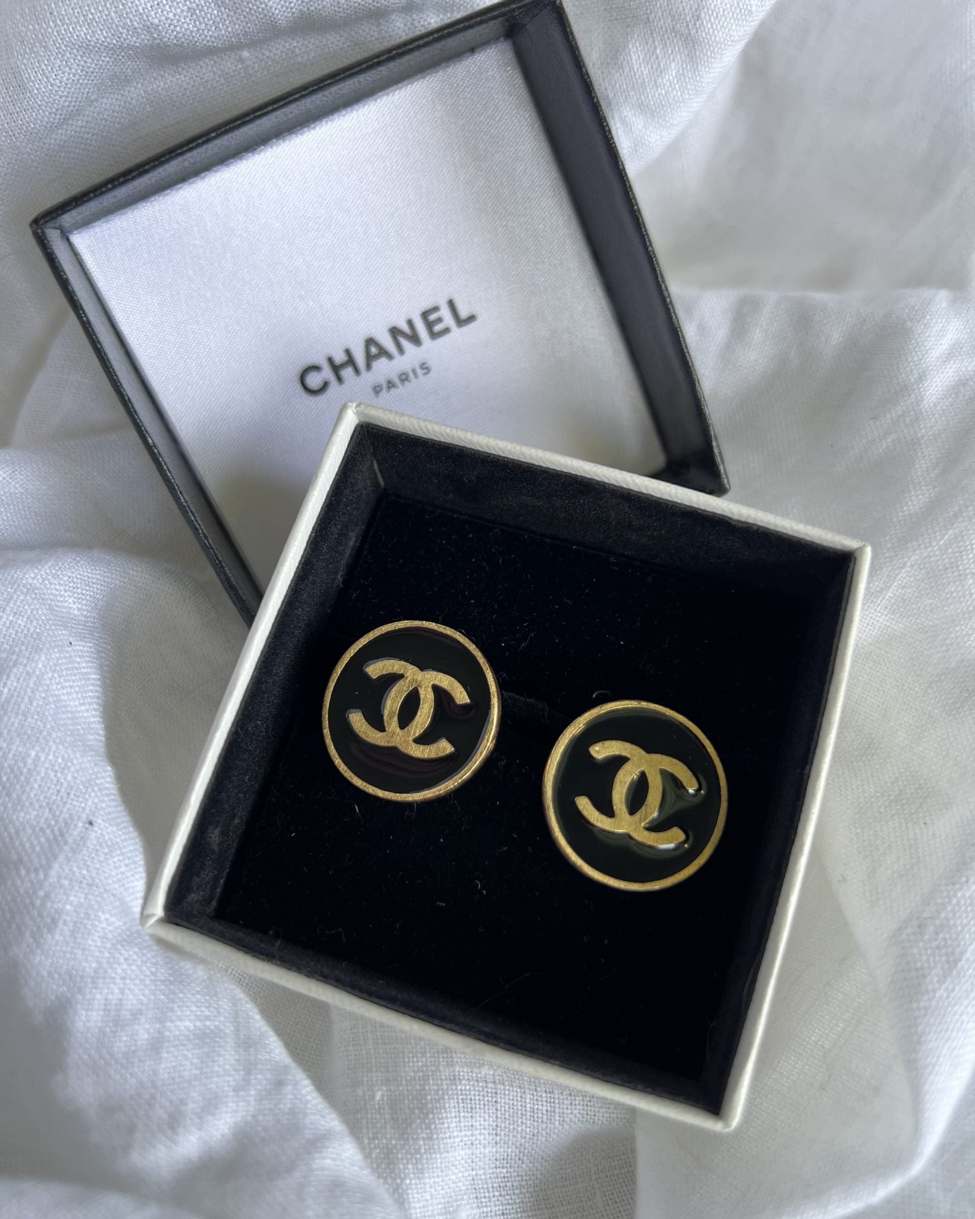 CHANEL Earrings Chanel CC Button Clip-on Earrings -Knockoff
