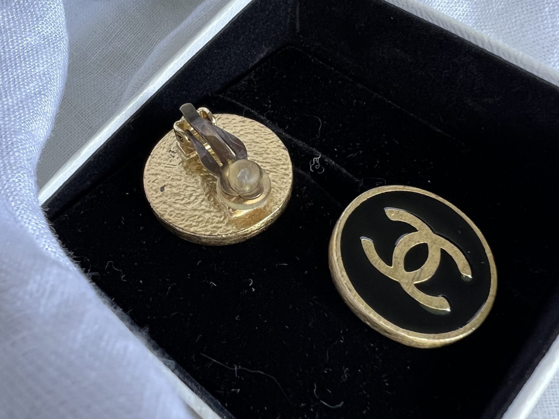 CHANEL Earrings Chanel CC Button Clip-on Earrings -Knockoff
