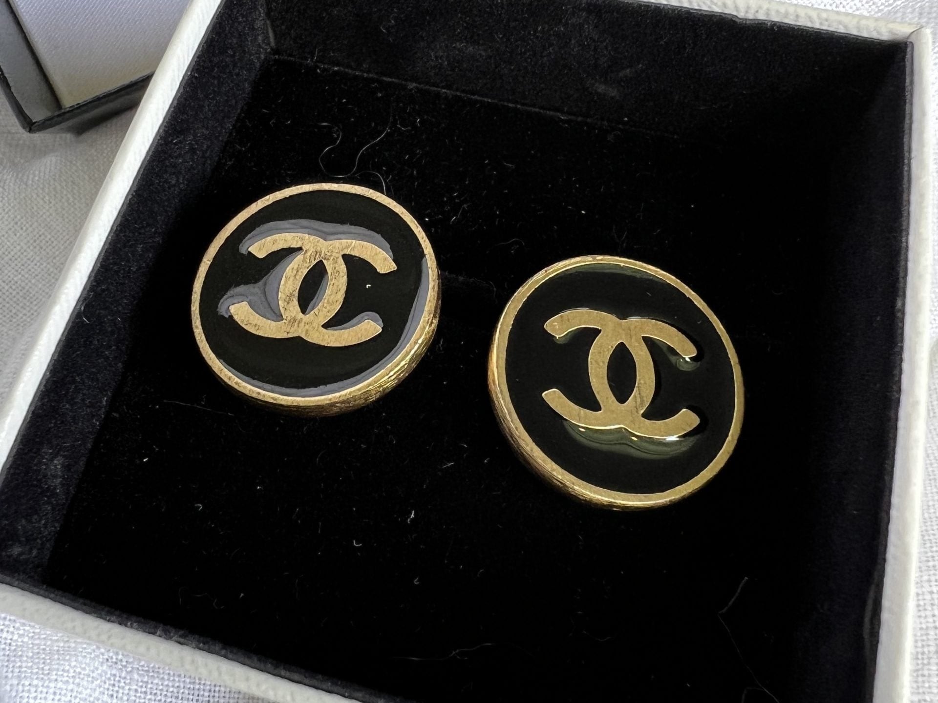 CHANEL Earrings Chanel CC Button Clip-on Earrings -Knockoff
