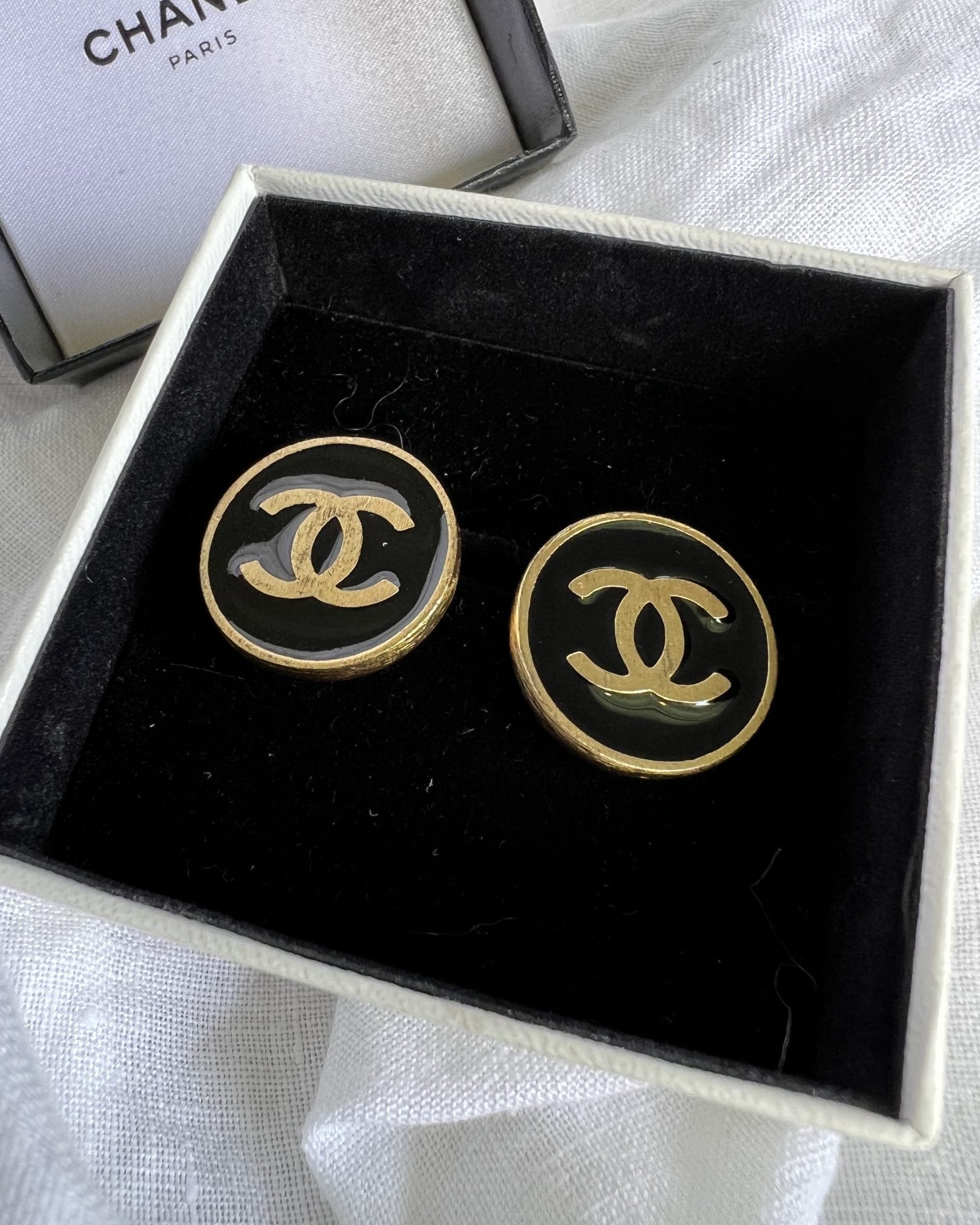 CHANEL Earrings Chanel CC Button Clip-on Earrings -Knockoff
