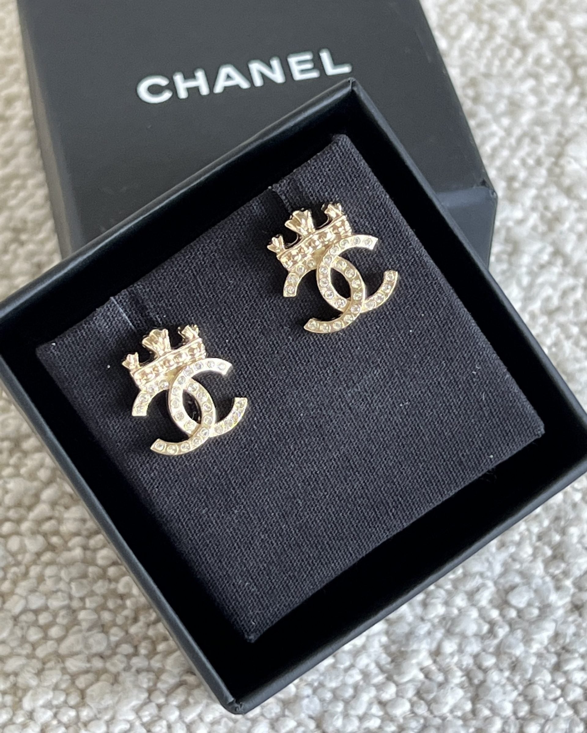 CHANEL Earrings Chanel CC Crown Light Gold Earring -Knockoff
