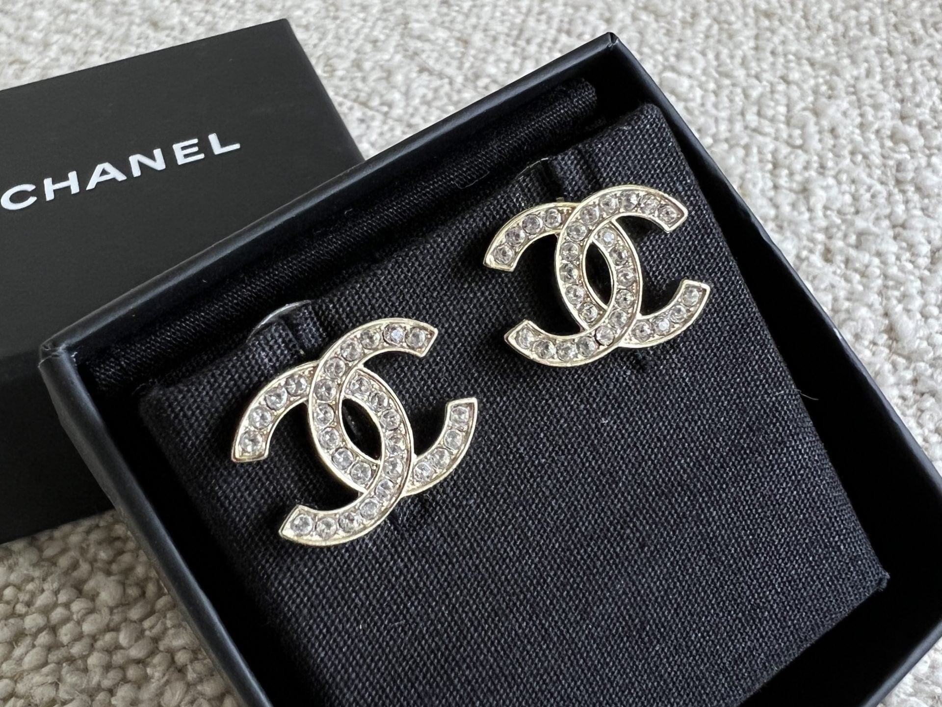 CHANEL Earrings Chanel CC Crystal Stud Earrings -Knockoff
