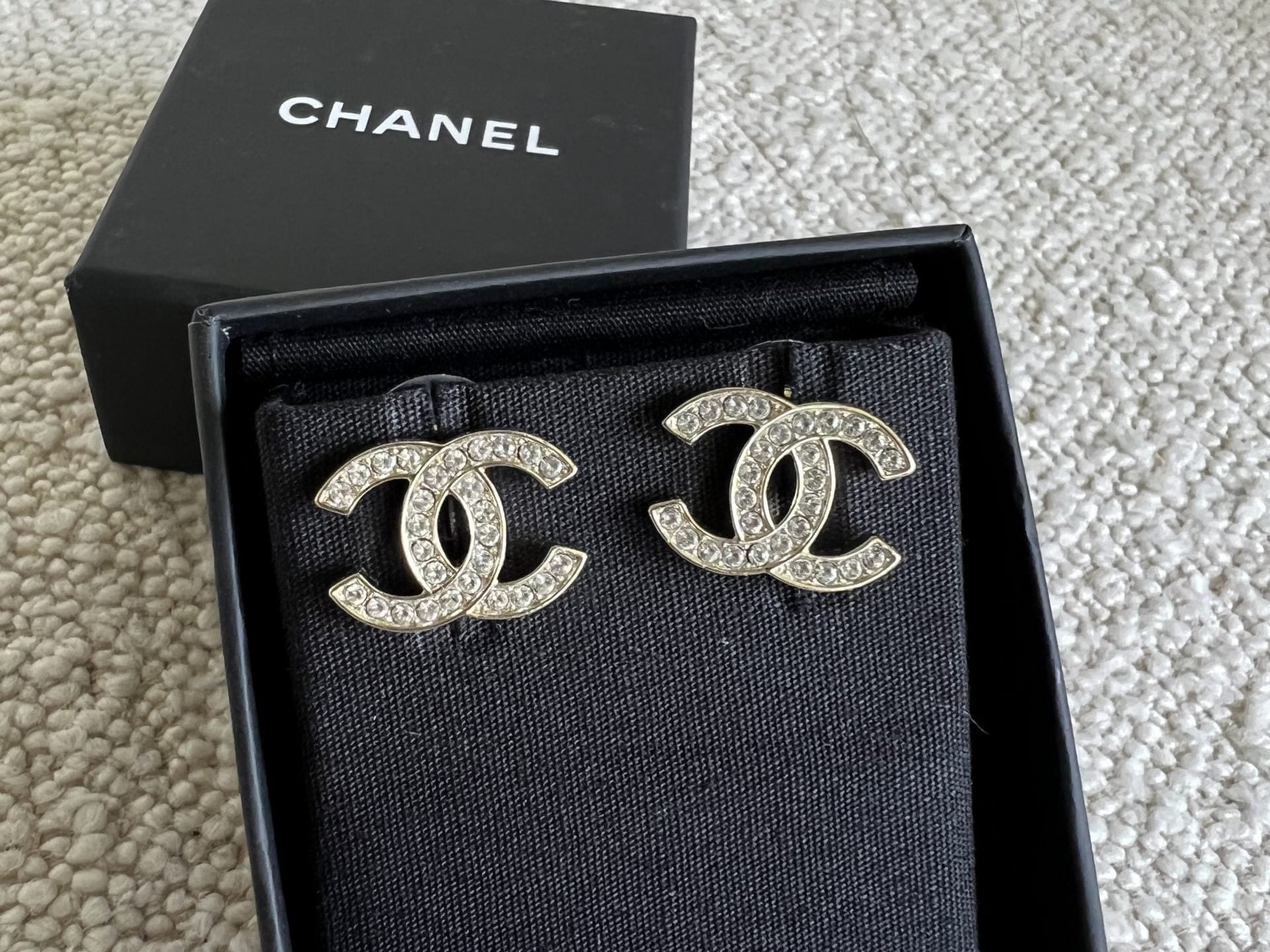 CHANEL Earrings Chanel CC Crystal Stud Earrings -Knockoff
