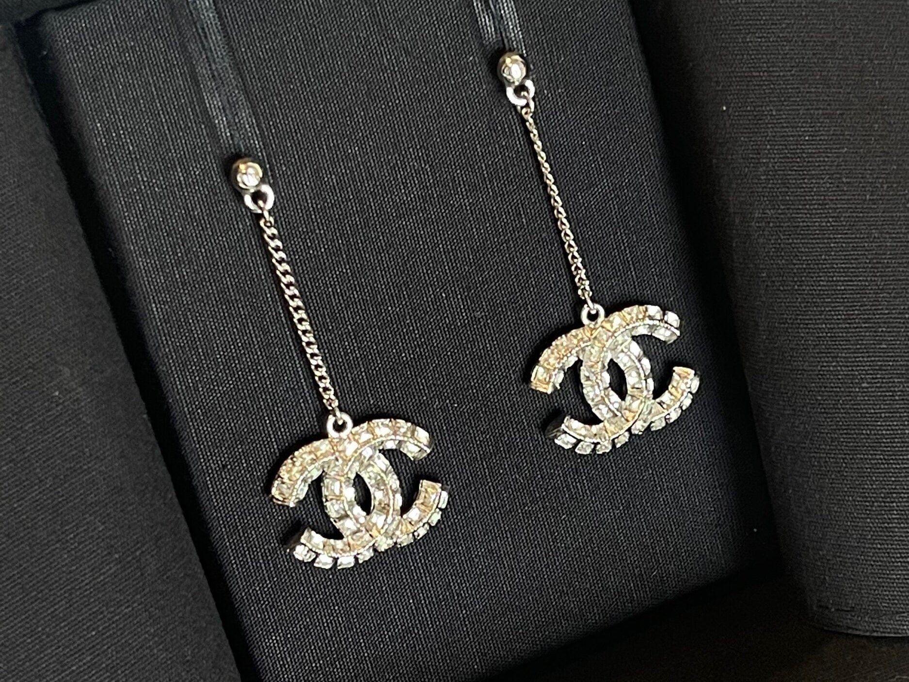 CHANEL Earrings Chanel CC Earring Silver & Crystal -Knockoff
