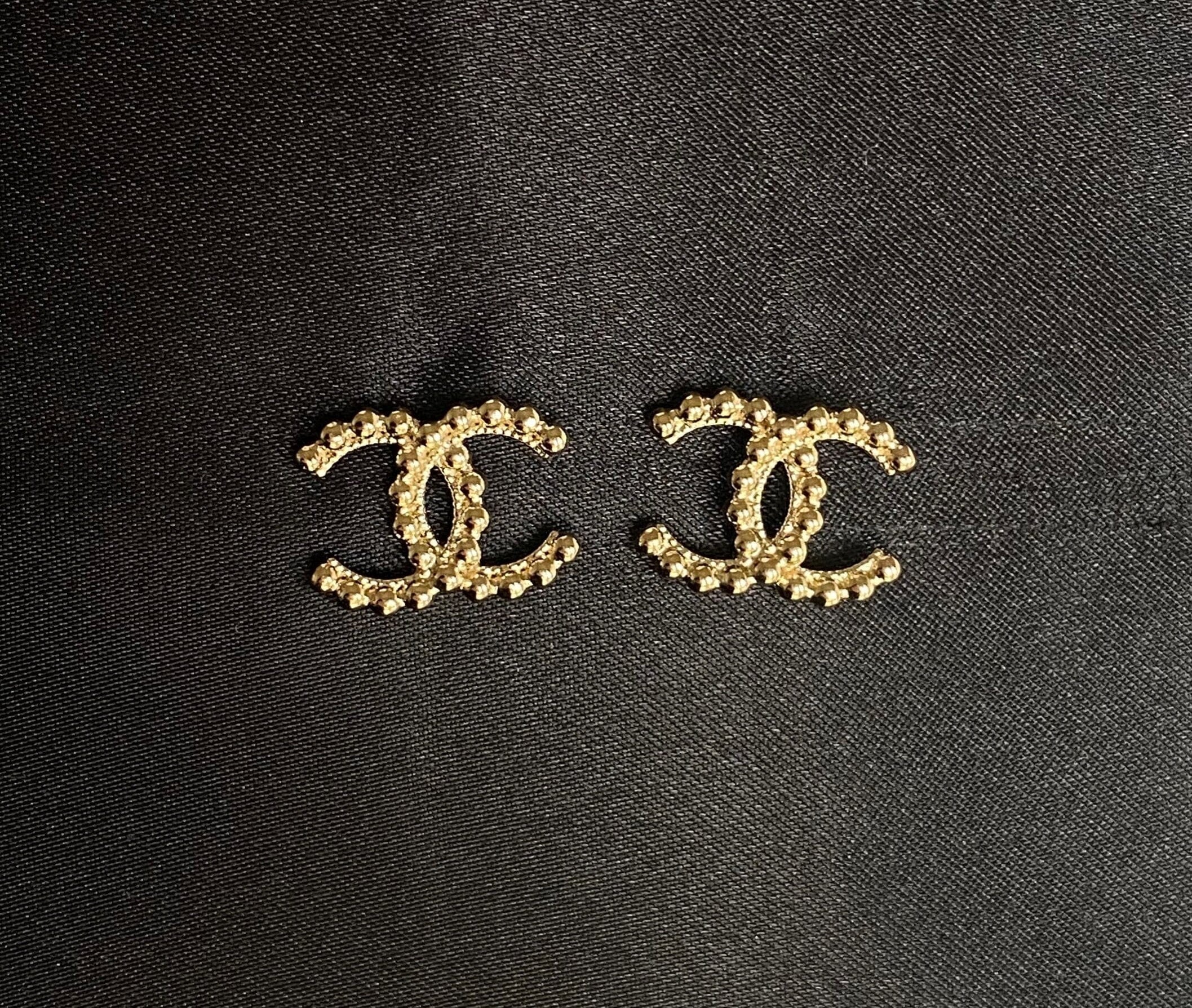 CHANEL Earrings Chanel CC Stud Earrings Gold -Knockoff
