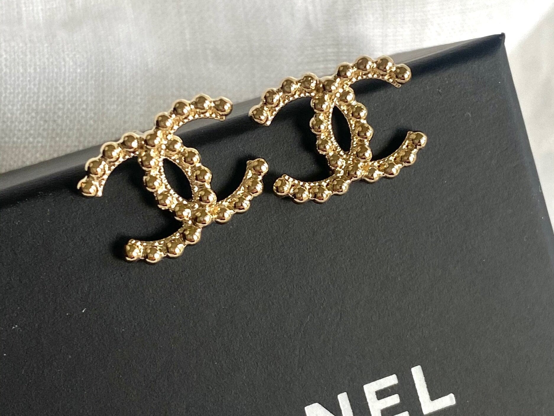 CHANEL Earrings Chanel CC Stud Earrings Gold -Knockoff
