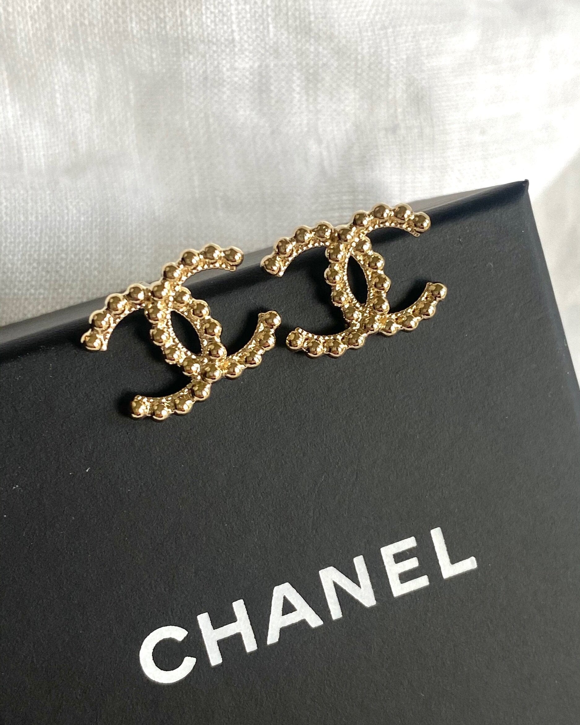 CHANEL Earrings Chanel CC Stud Earrings Gold -Knockoff
