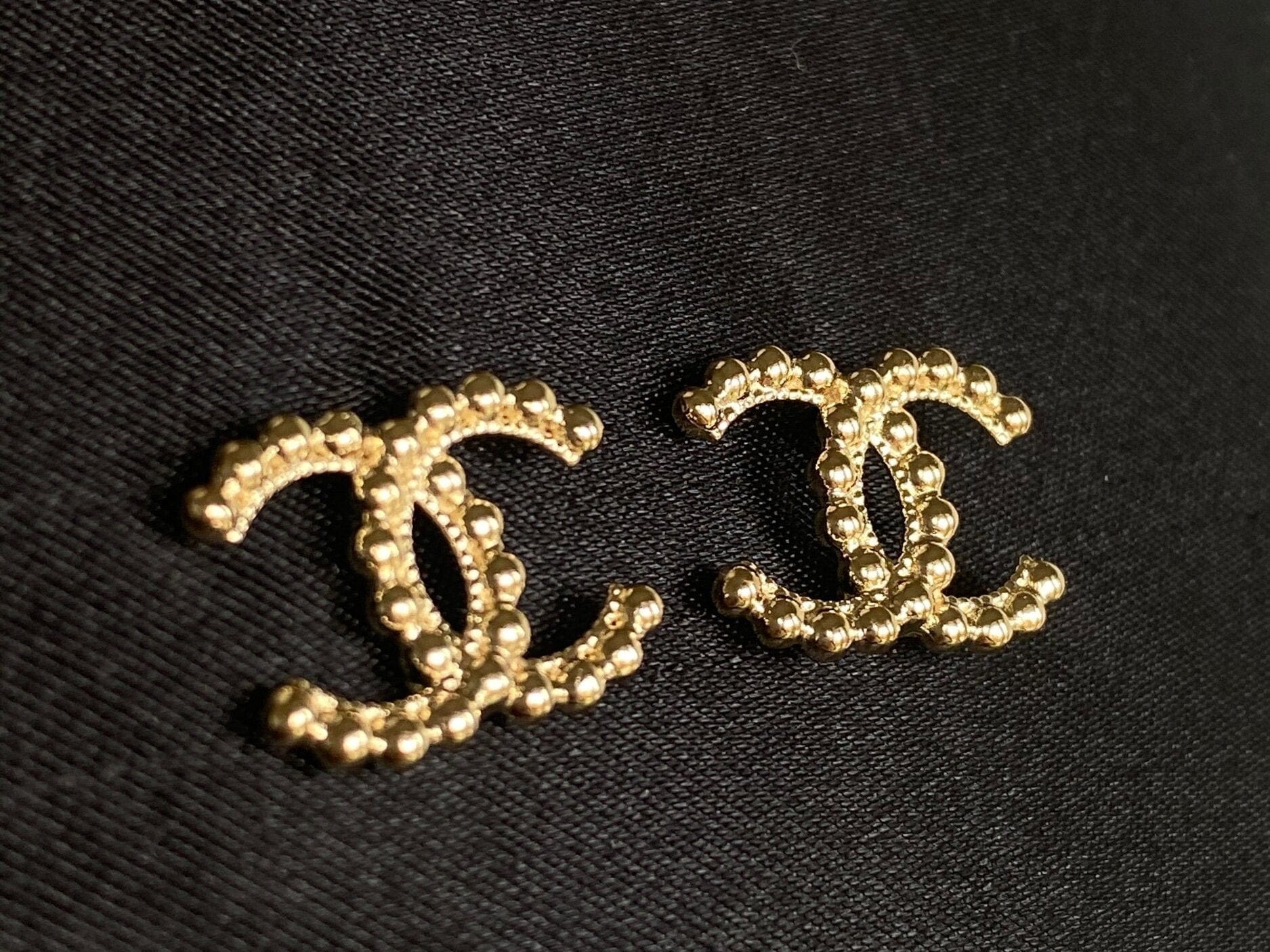 CHANEL Earrings Chanel CC Stud Earrings Gold -Knockoff
