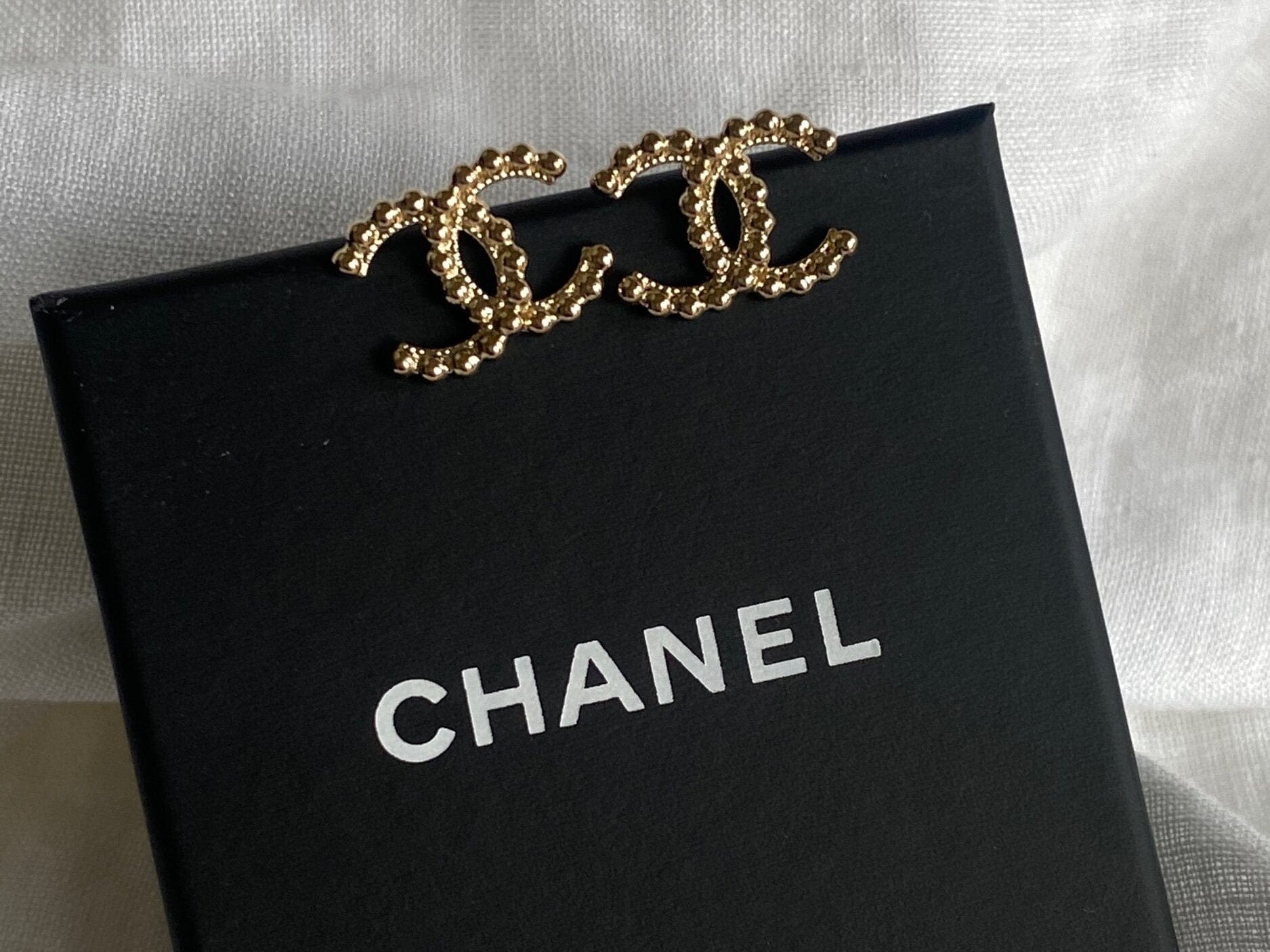 CHANEL Earrings Chanel CC Stud Earrings Gold -Knockoff
