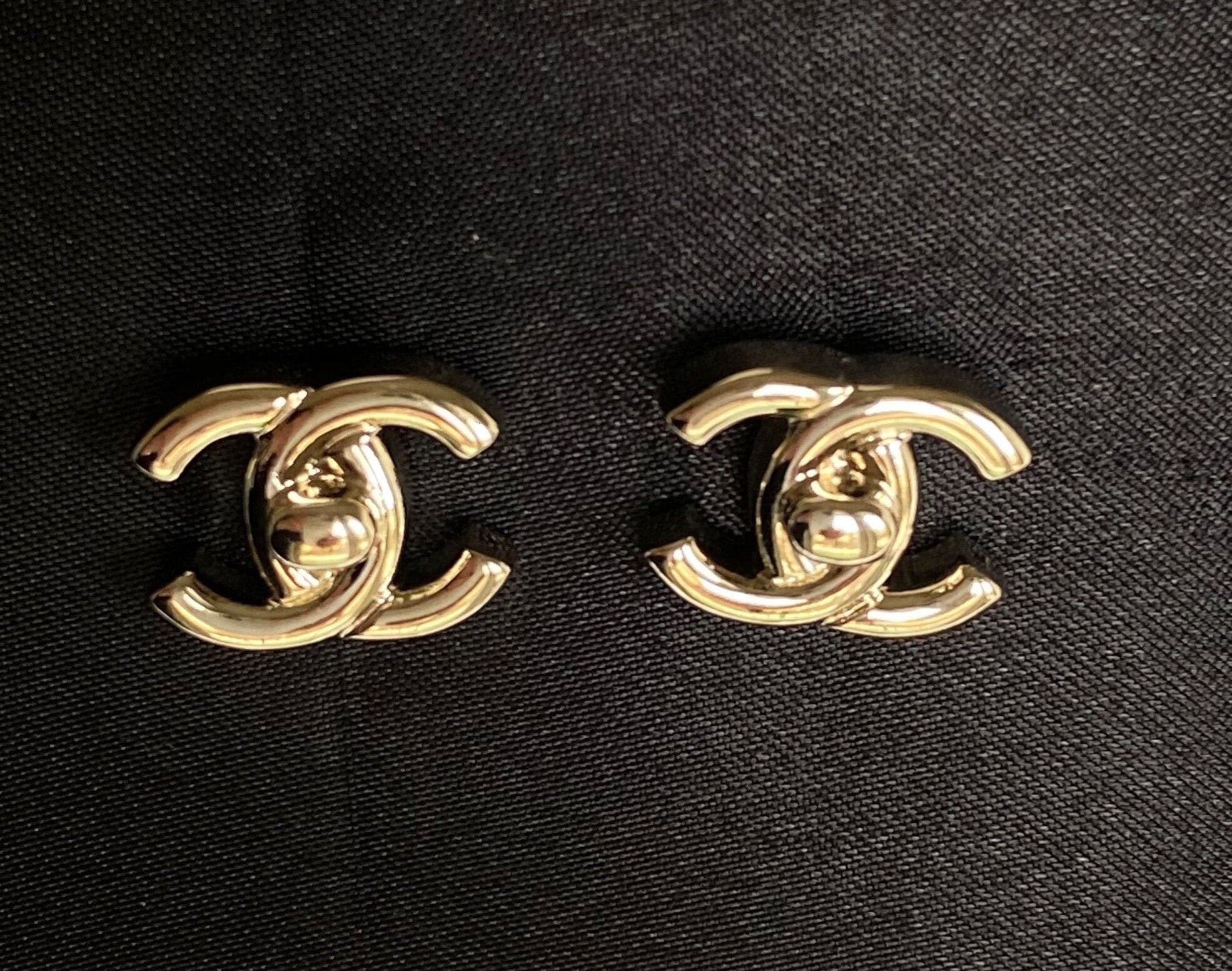 CHANEL Earrings Chanel CC Turnlock Earrings Light Gold -Knockoff
