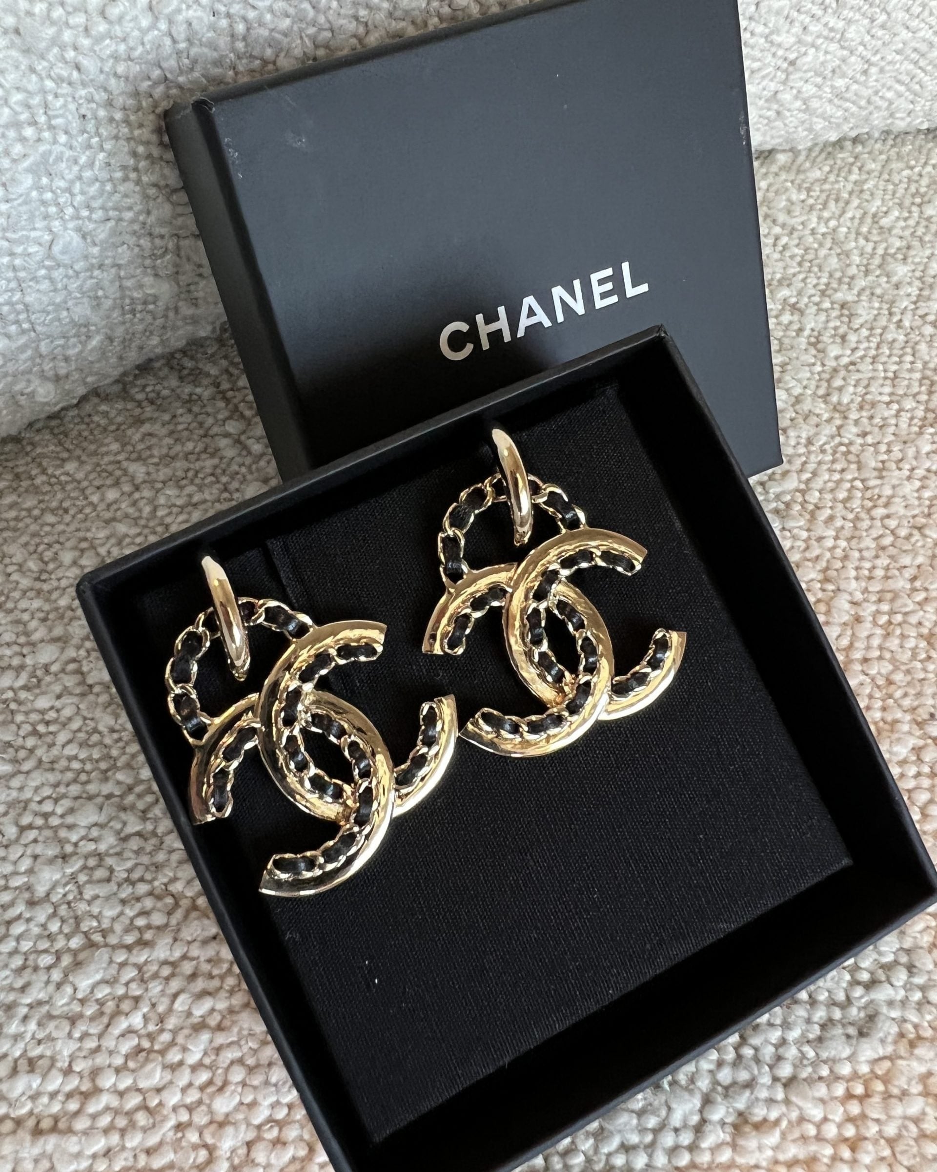 CHANEL Earrings Chanel Gold CC Hook Dangle Earrings -Knockoff
