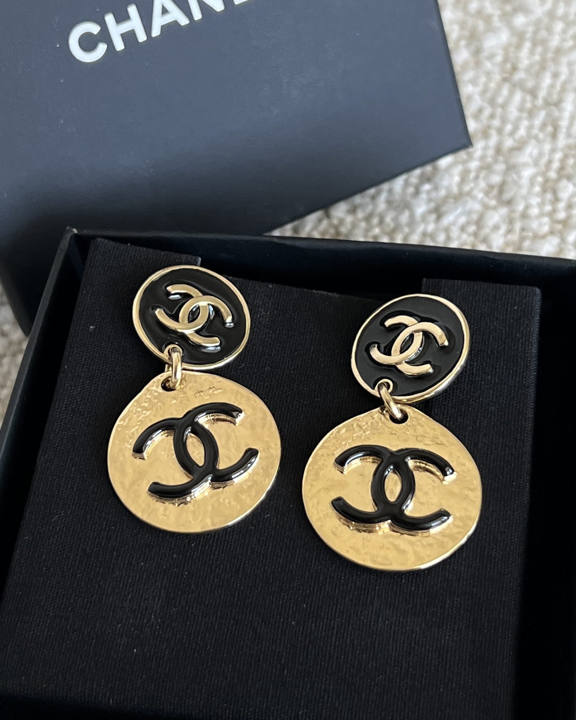 CHANEL Earrings Chanel Gold Tone Black CC Logo Round Earrings -Knockoff
