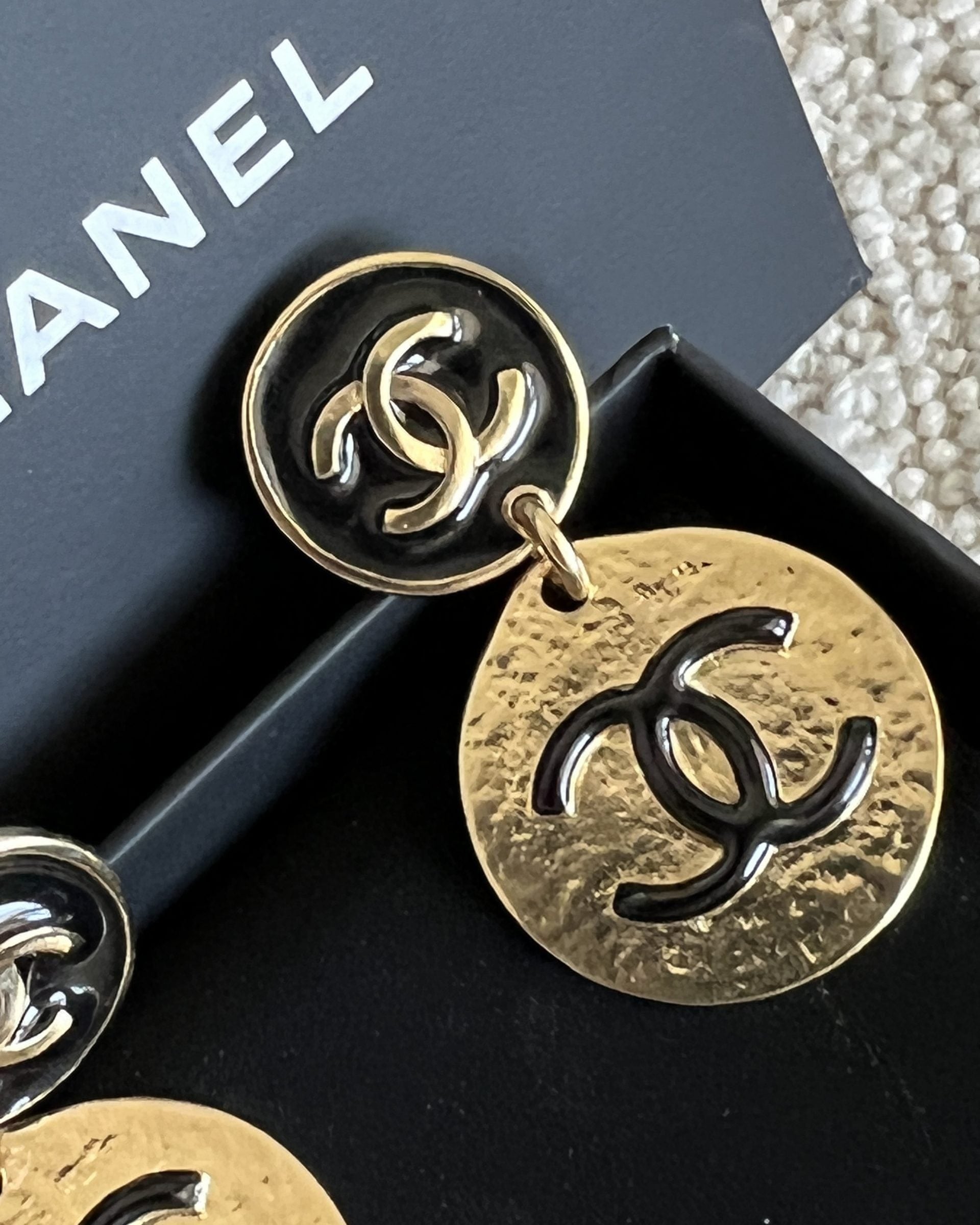 CHANEL Earrings Chanel Gold Tone Black CC Logo Round Earrings -Knockoff
