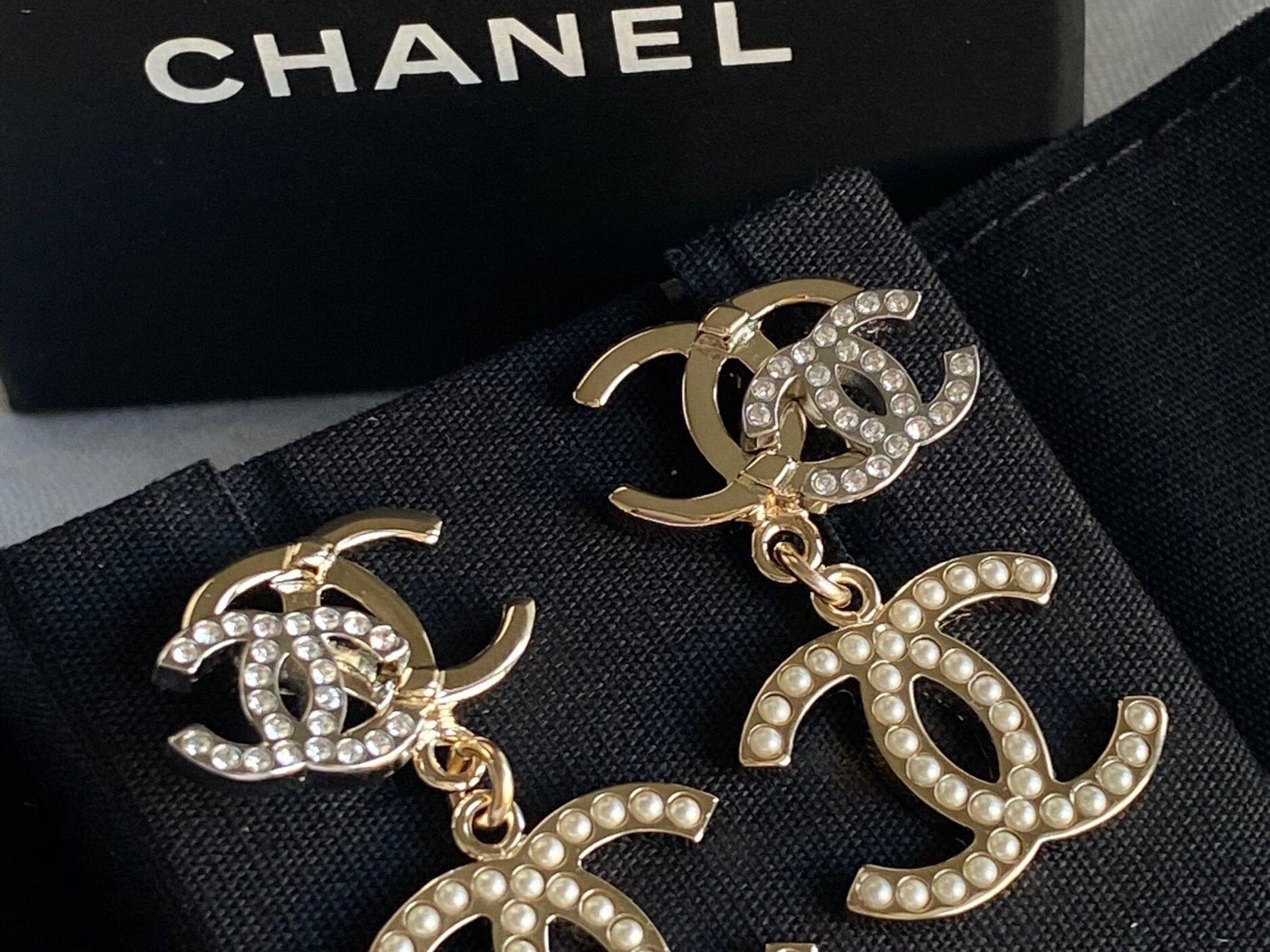 CHANEL Earrings Chanel Triple CC Pearly White Earrings Light Gold and Silver -Knockoff
