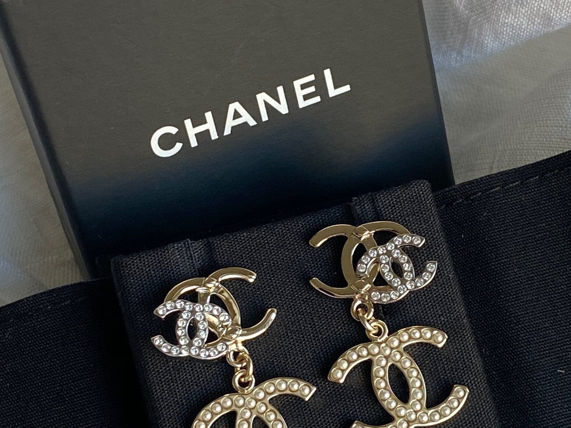 CHANEL Earrings Chanel Triple CC Pearly White Earrings Light Gold and Silver -Knockoff
