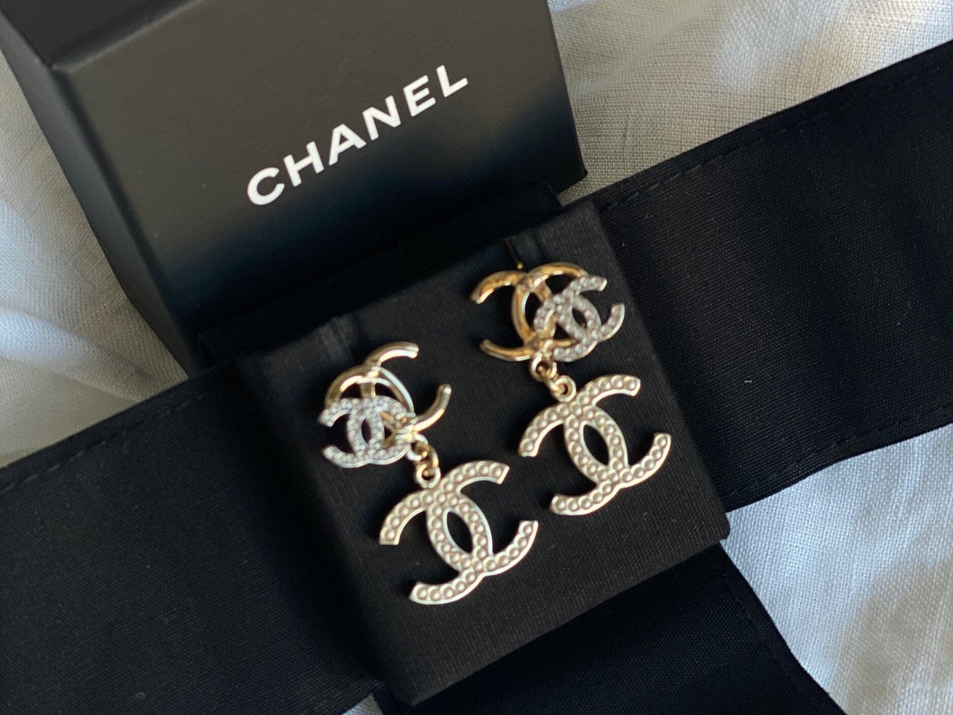 CHANEL Earrings Chanel Triple CC Pearly White Earrings Light Gold and Silver -Knockoff
