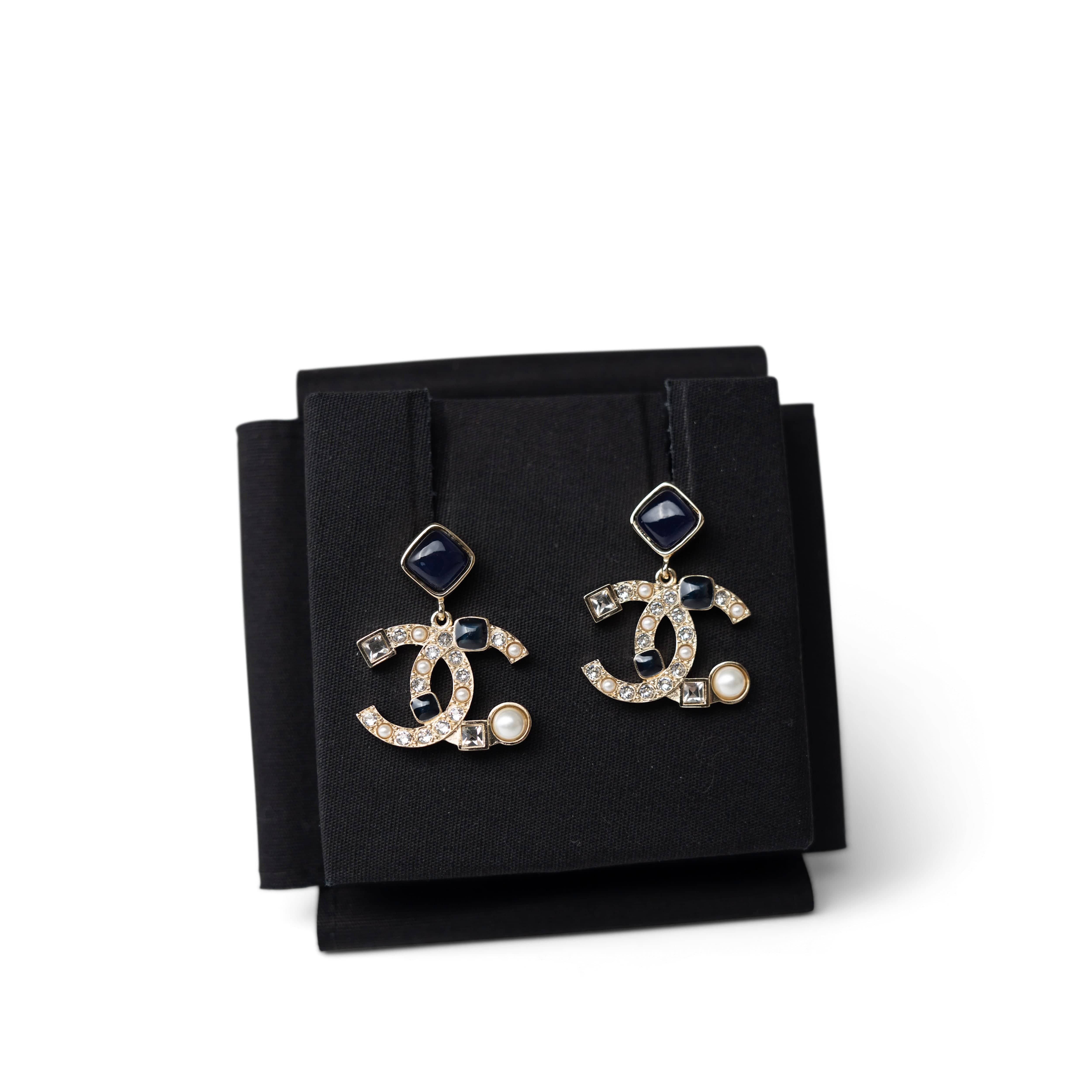 CHANEL Earrings Gold 22B CC Dangle Earrings Golden, Pearly White, Crystal and Black/Navy -Knockoff
