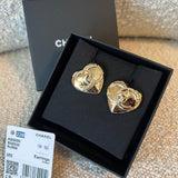 CHANEL Earrings Gold 22B Gold Heart CC Turnlock Earring Large -Knockoff
