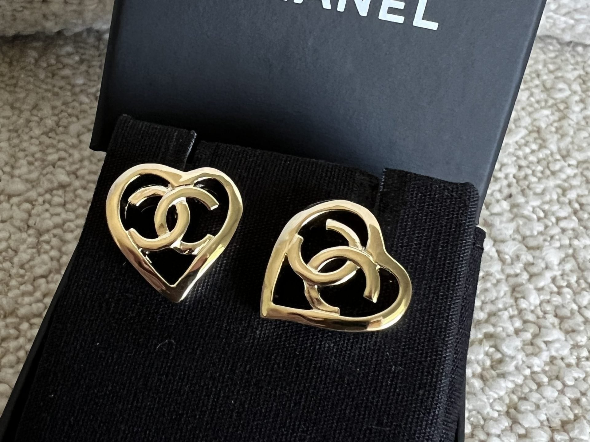 CHANEL Earrings Gold 22P Chanel CC Heart Small Earrings Light Gold -Knockoff
